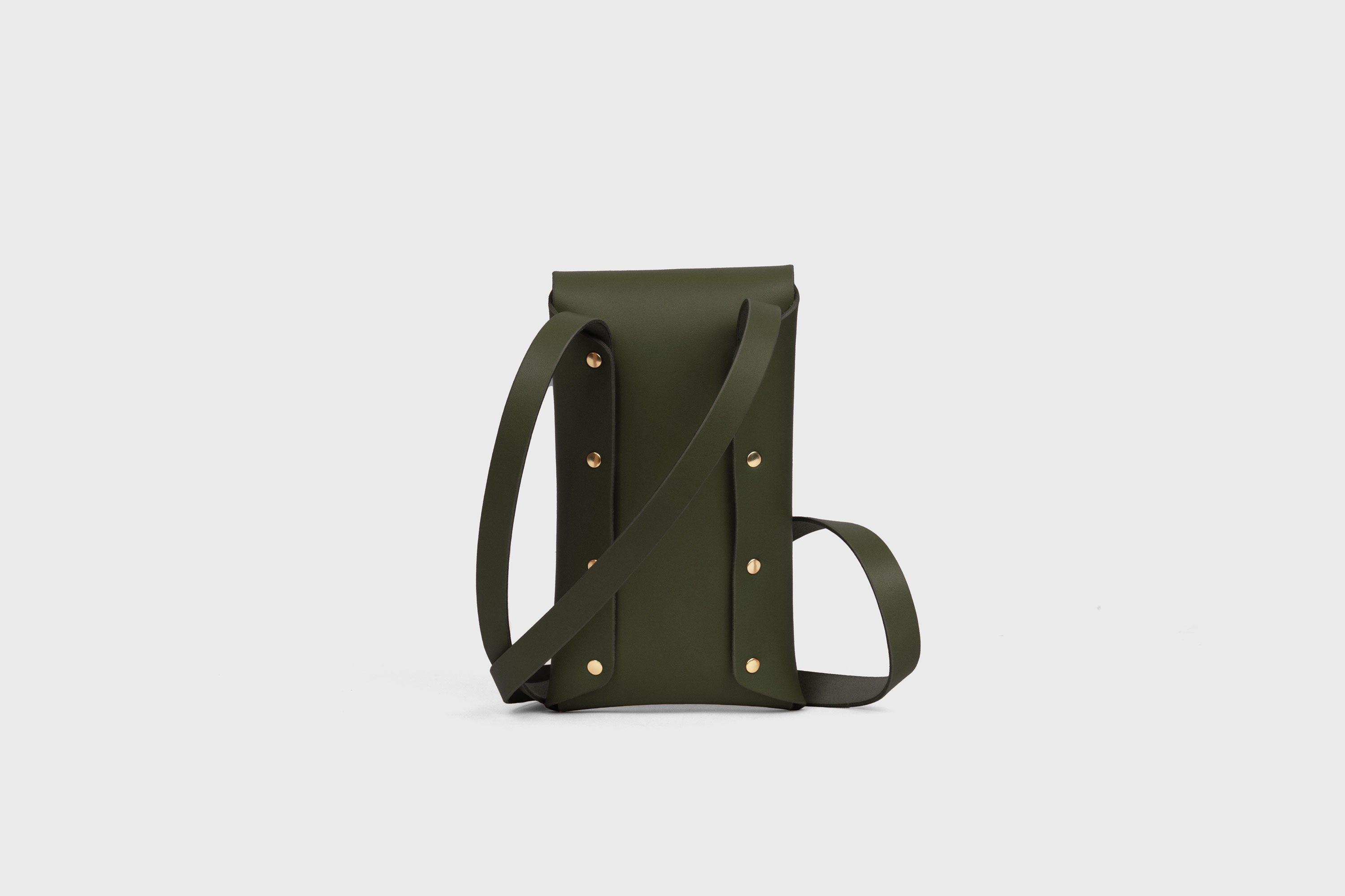 Sling Bag Pouch Leather Olive Green Color Vegetable Tanned Leather Crossbody Premium Quality Modern Minimalist Independent Designer Atelier Madre Manuel Dreesmann Barcelona Spain