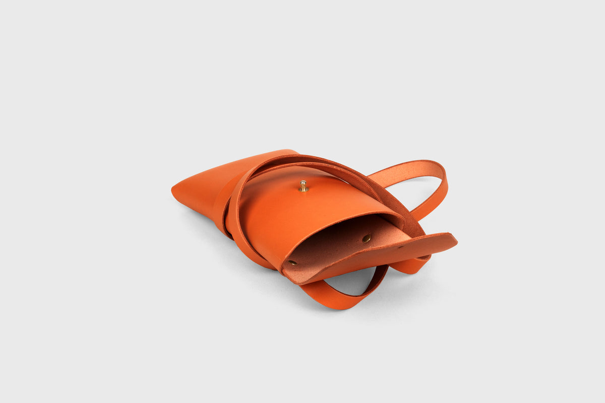 Sling Bag Pouch Orange Leather Atelier Madre Manuel Dreesmann Barcelona Spain 15
