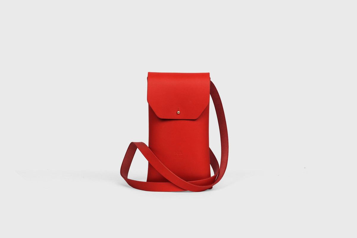 Sling Bag Pouch Red Leather Atelier Madre Manuel Dreesmann Barcelona Spain 12