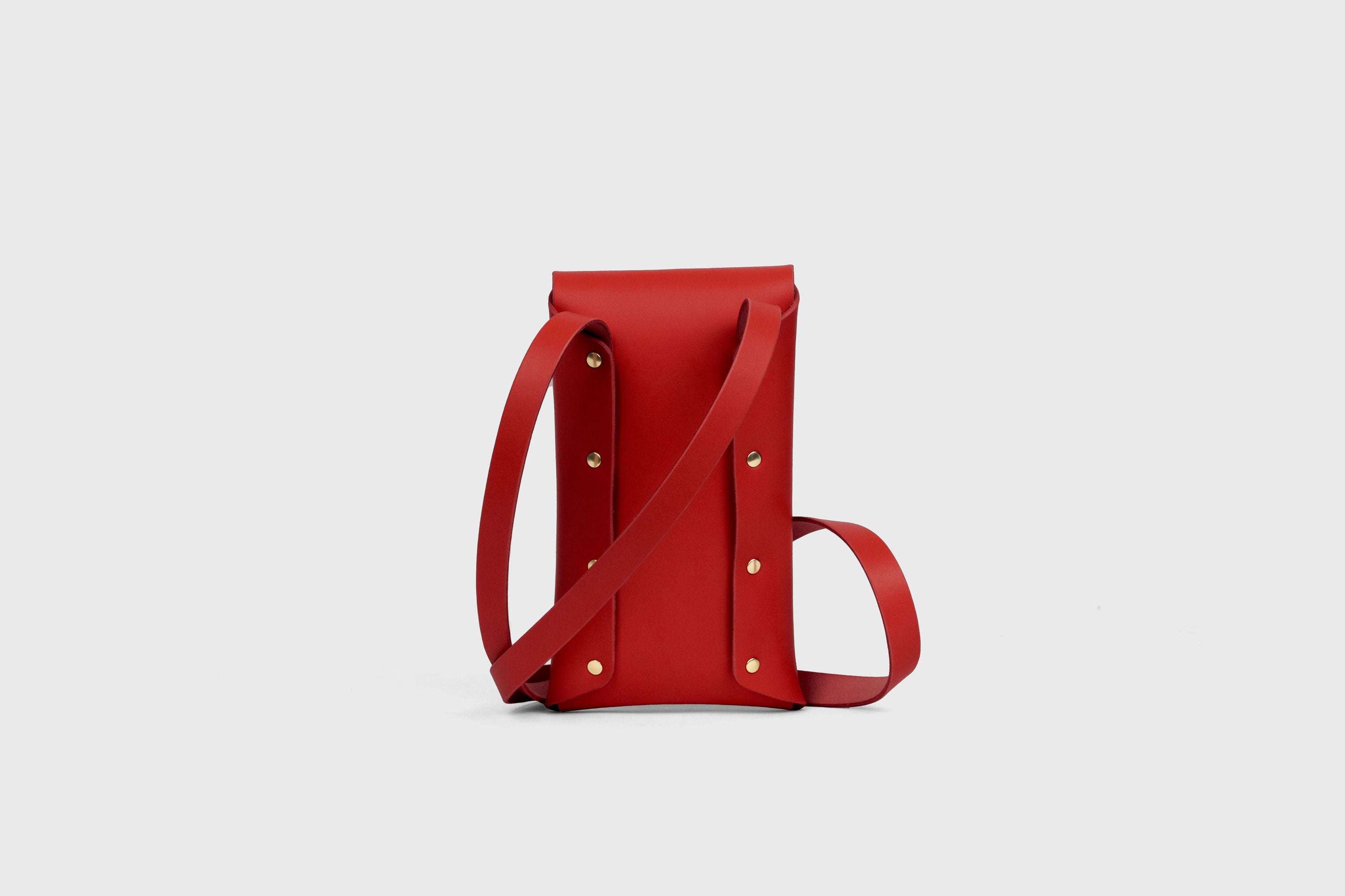 Sling Bag Pouch Leather Red Color Vegetable Tanned Leather Crossbody Premium Quality Modern Minimalist Independent Designer Atelier Madre Manuel Dreesmann Barcelona Spain