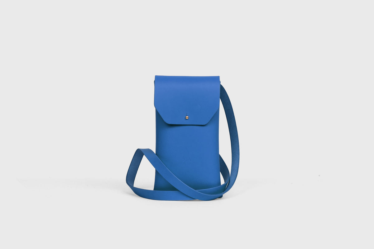 Sling Bag Pouch Royal Blue Leather Atelier Madre Manuel Dreesmann Barcelona Spain 11