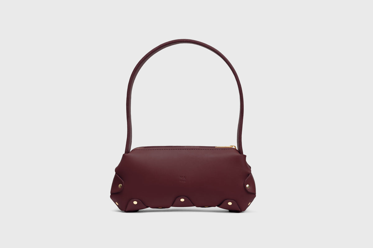 Small Fiona Bag Burgundy Leather Shoulder Bag Minimalist Atelier Madre Manuel Dreesmann Barcelona Spain 1