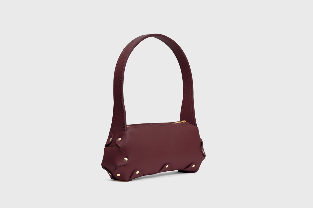 Small Fiona Bag Burgundy Leather Shoulder Bag Minimalist Atelier Madre Manuel Dreesmann Barcelona Spain 2