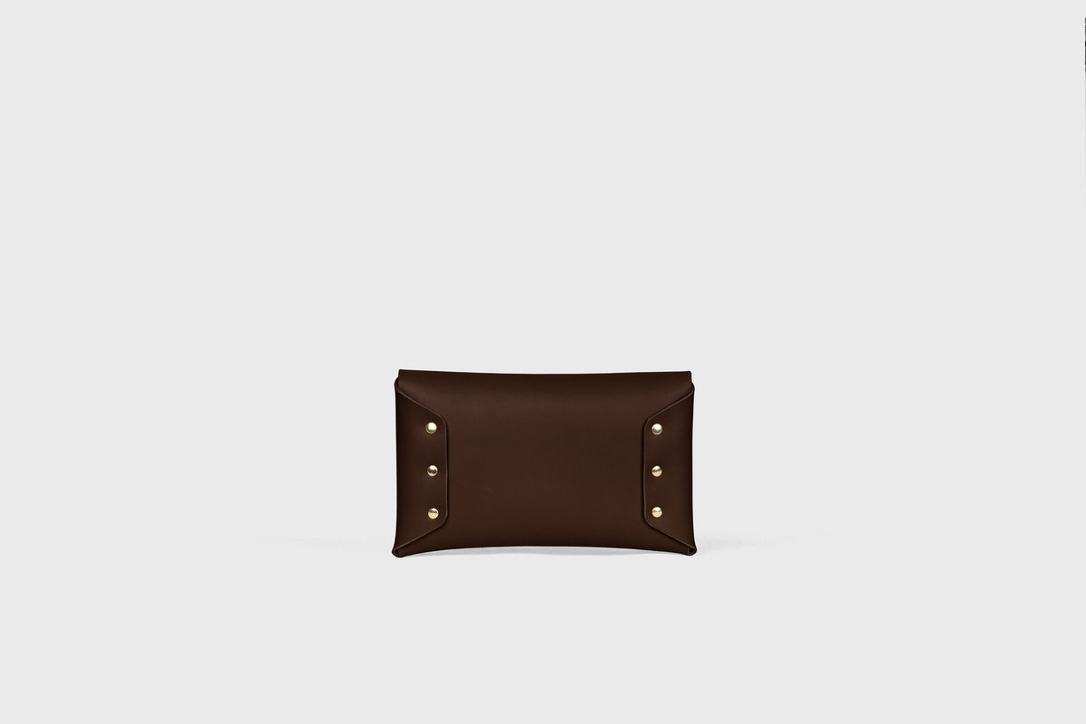 Small leather envelop clutch Chocolate Brown Leather Atelier Madre Manuel Dreesmann Barcelona Spain 2
