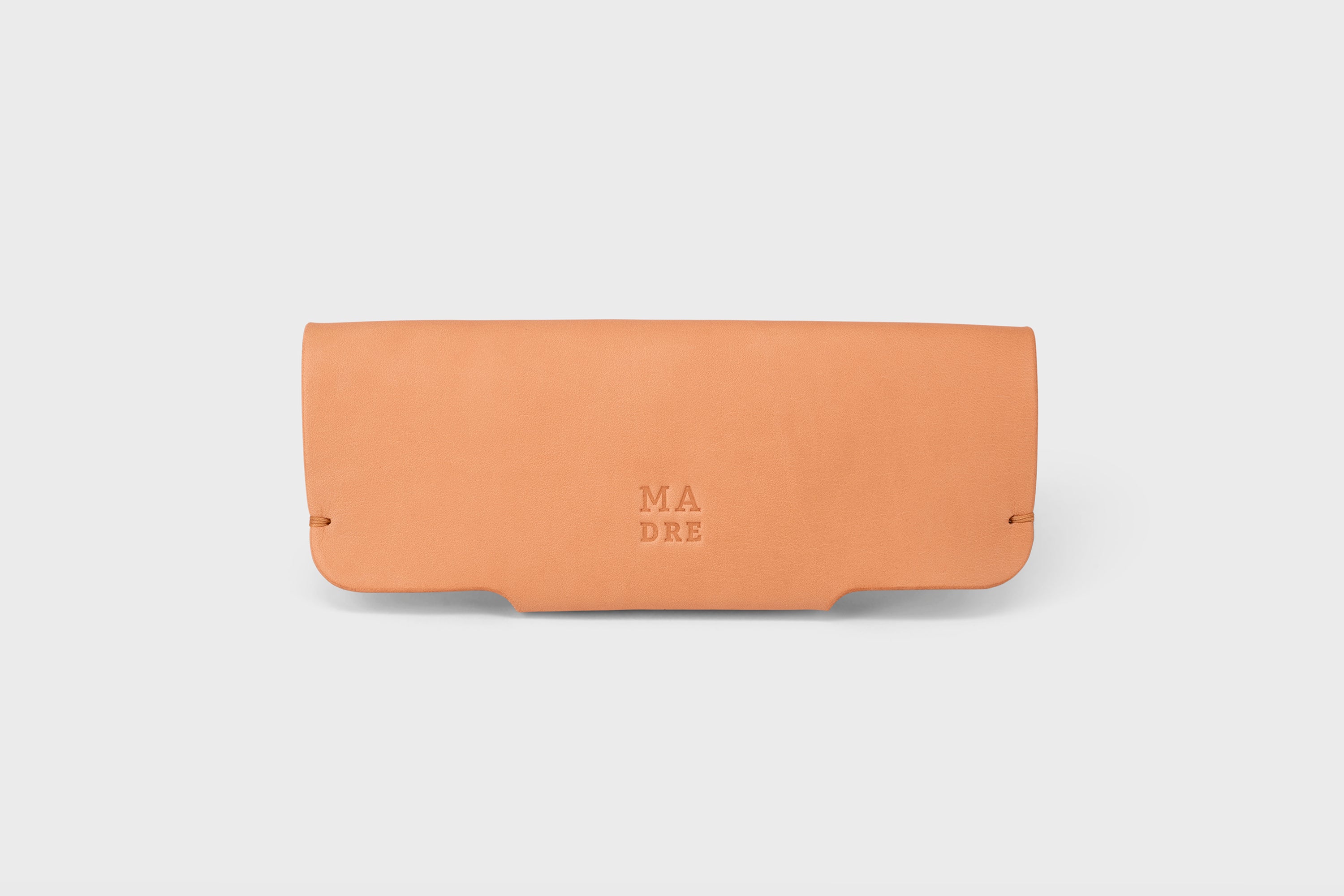 Sunglasses Case Leather Glasses Brown Full Grain Vachetta Vegetable Tanned Leather Minimal Modern Design Premium Quality Luxury Handcrafted Atelier Madre Manuel Dreesmann Barcelona