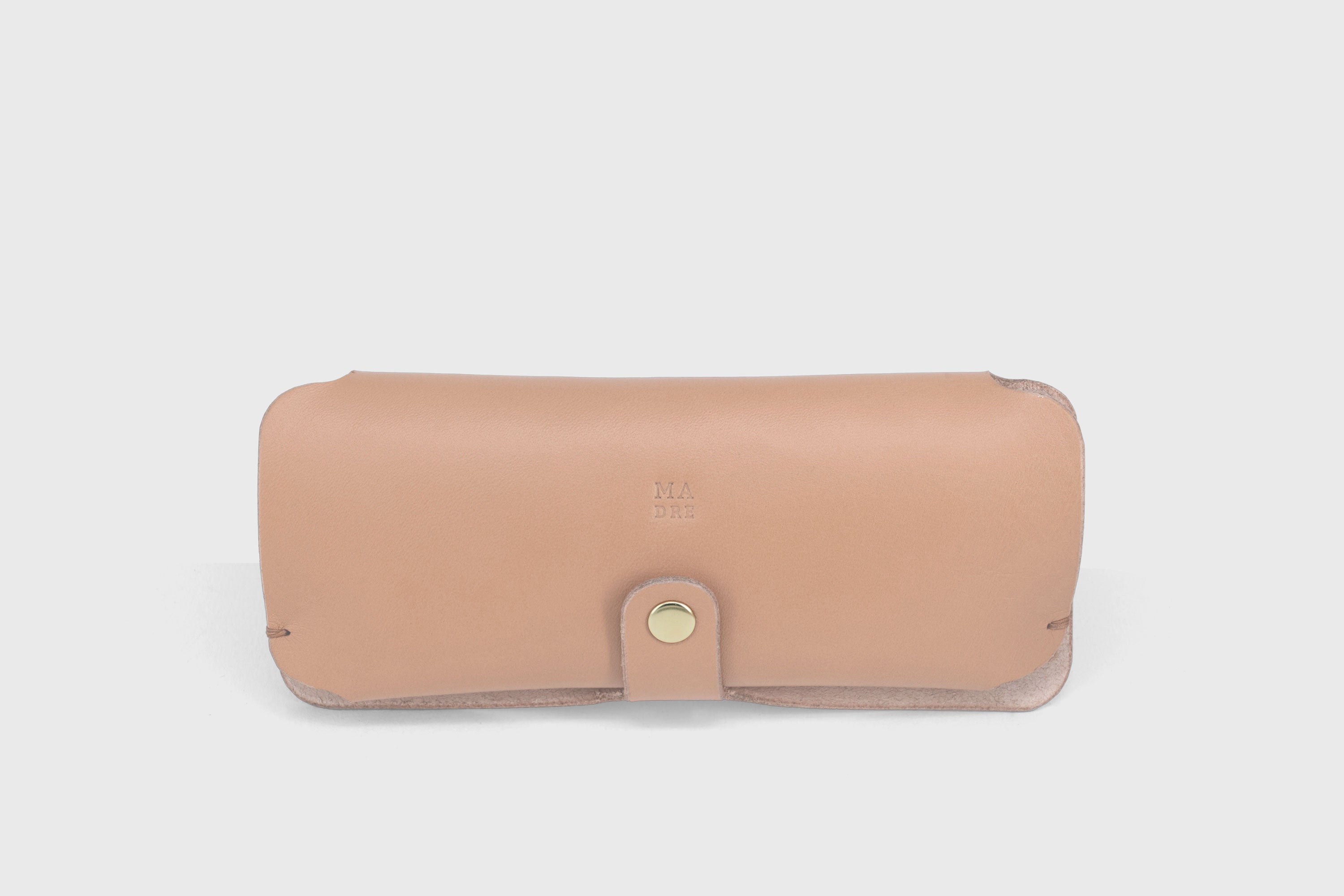 Glasses and Sunglasses Case Sleeve Natural Color Leather Minimalistic Design Premium Quality Vegetable Tanned Leather Atelier Madre Manuel Dreesmann Barcelona Spain