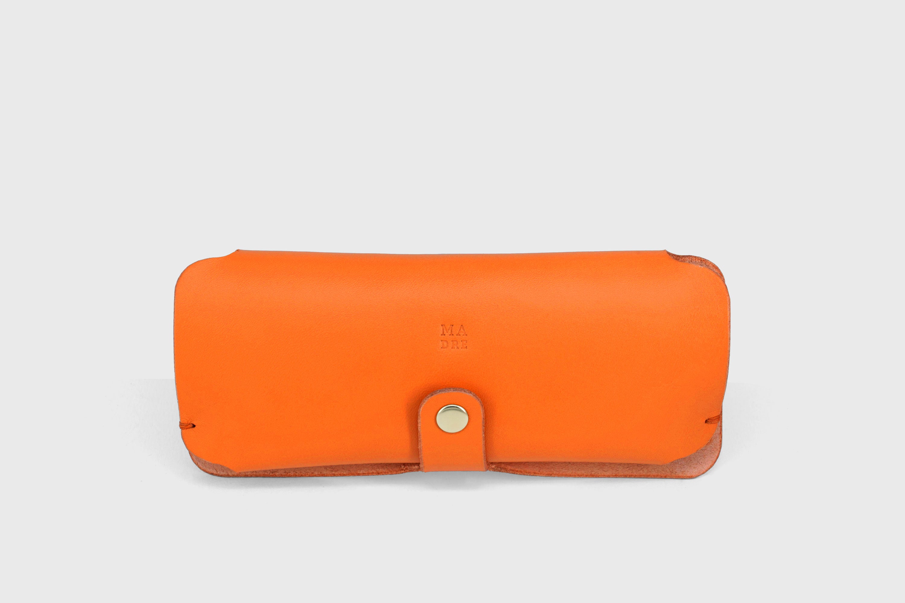 Glasses and Sunglasses Case Sleeve Orange Leather Minimalistic Design Premium Quality Vegetable Tanned Leather Atelier Madre Manuel Dreesmann Barcelona Spain