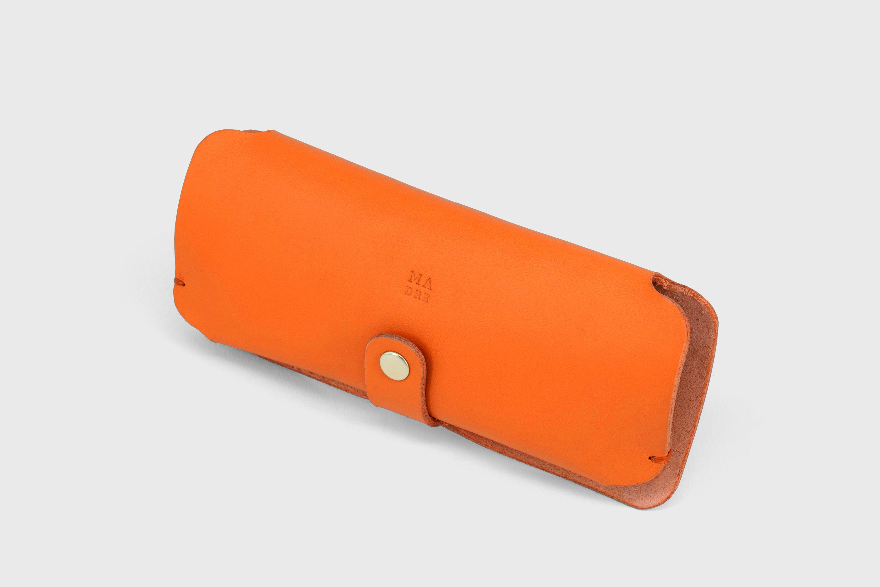 Glasses and Sunglasses Case Sleeve Orange Leather Minimalistic Design Premium Quality Vegetable Tanned Leather Atelier Madre Manuel Dreesmann Barcelona Spain