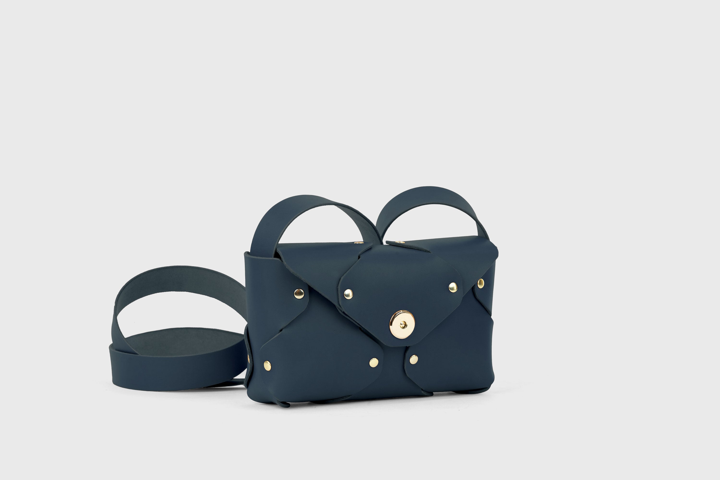Tamara Bag Marine Blue Color Leather Vegetable Tanned Leather Minimalist Modern Design Rivets Brass Premium Shoulderbag Atelier Madre Manuel Dreesmann Barcelona Spain