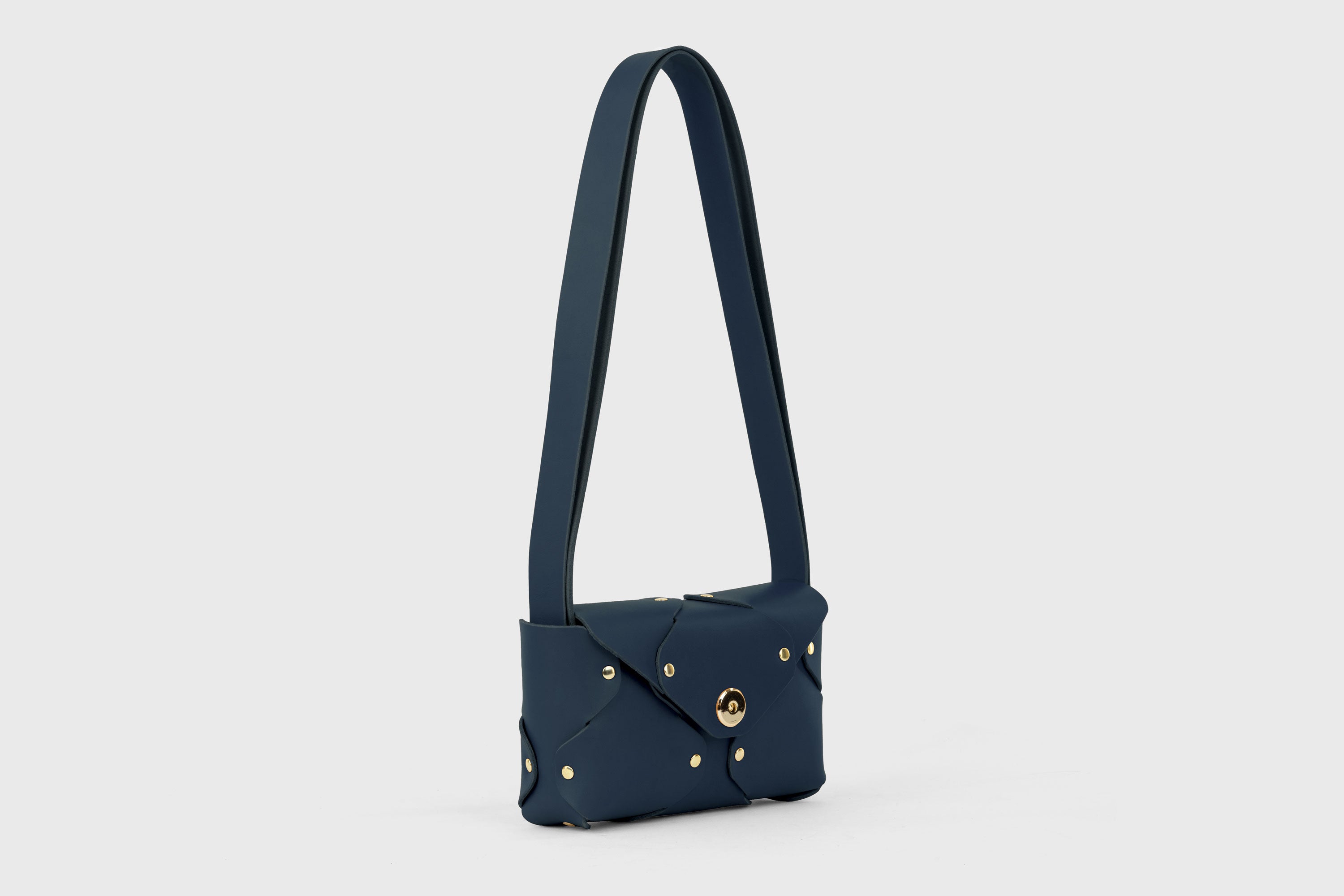 Tamara Bag Marine Blue Color Leather Vegetable Tanned Leather Minimalist Modern Design Rivets Brass Premium Shoulderbag Atelier Madre Manuel Dreesmann Barcelona Spain