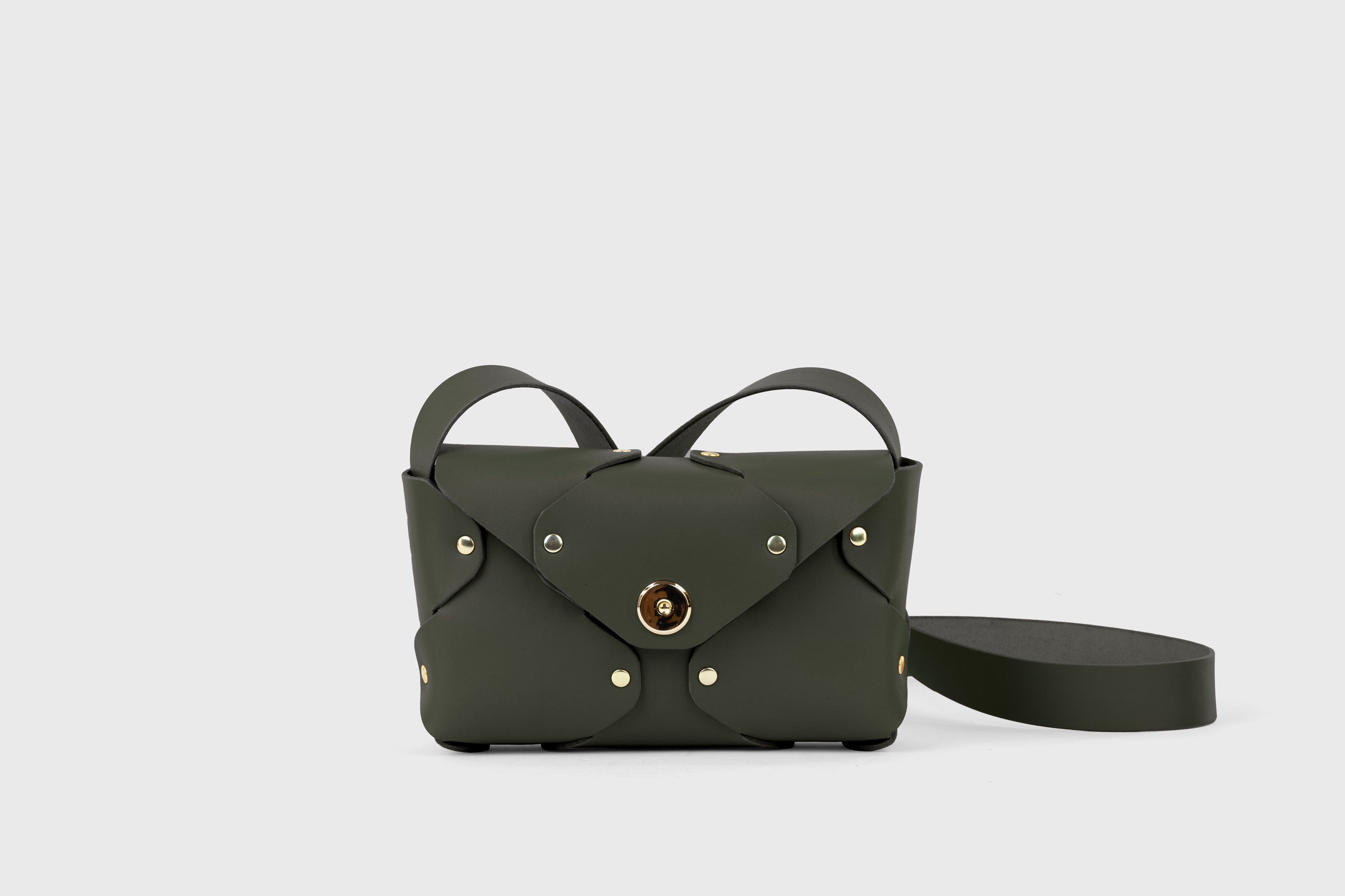 Tamara Bag Olive Green Color Leather Vegetable Tanned Leather Minimalist Modern Design Rivets Brass Premium Shoulderbag Atelier Madre Manuel Dreesmann Barcelona Spain