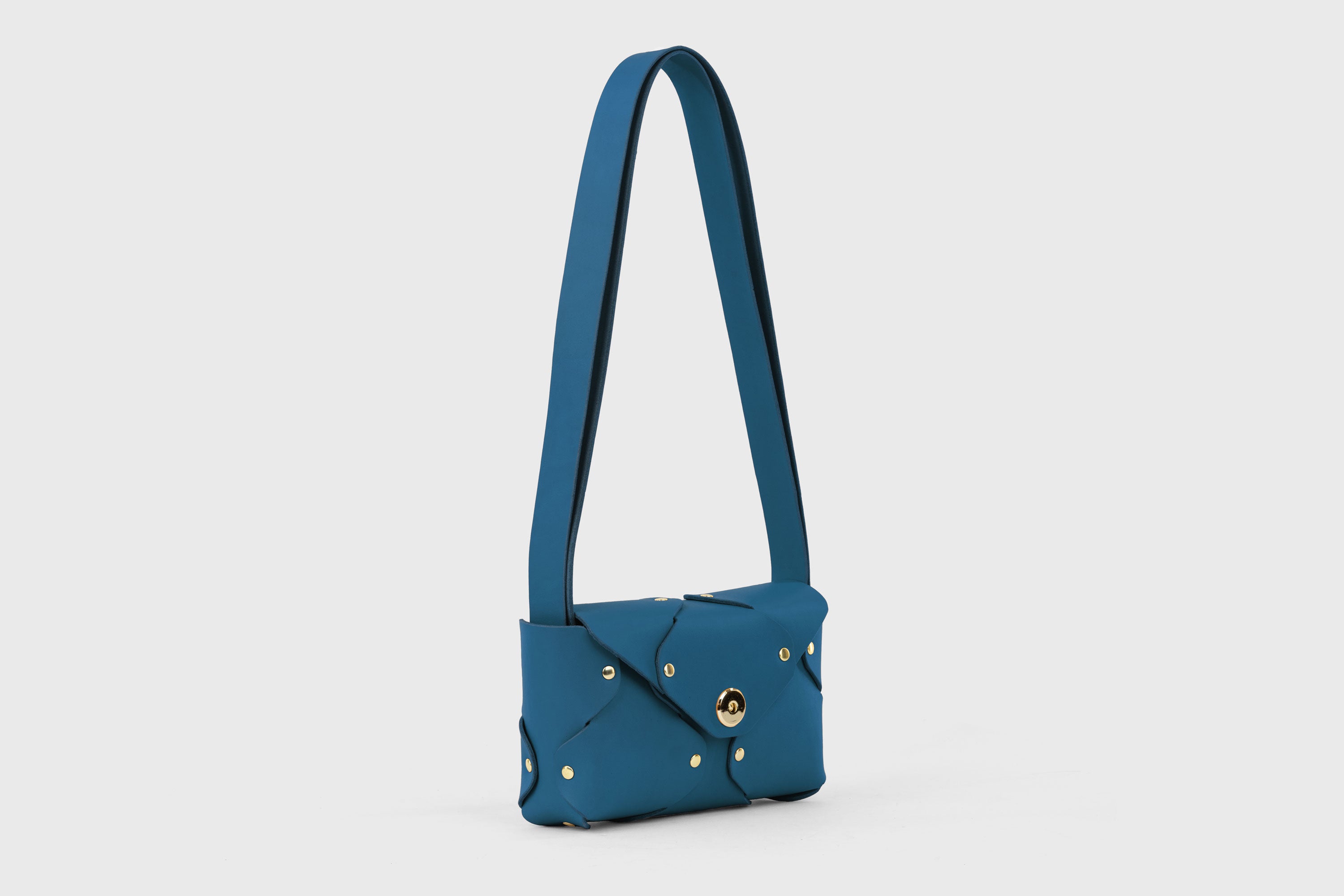 Tamara Bag Royal Blue Color Leather Vegetable Tanned Leather Minimalist Modern Design Rivets Brass Premium Shoulderbag Atelier Madre Manuel Dreesmann Barcelona Spain