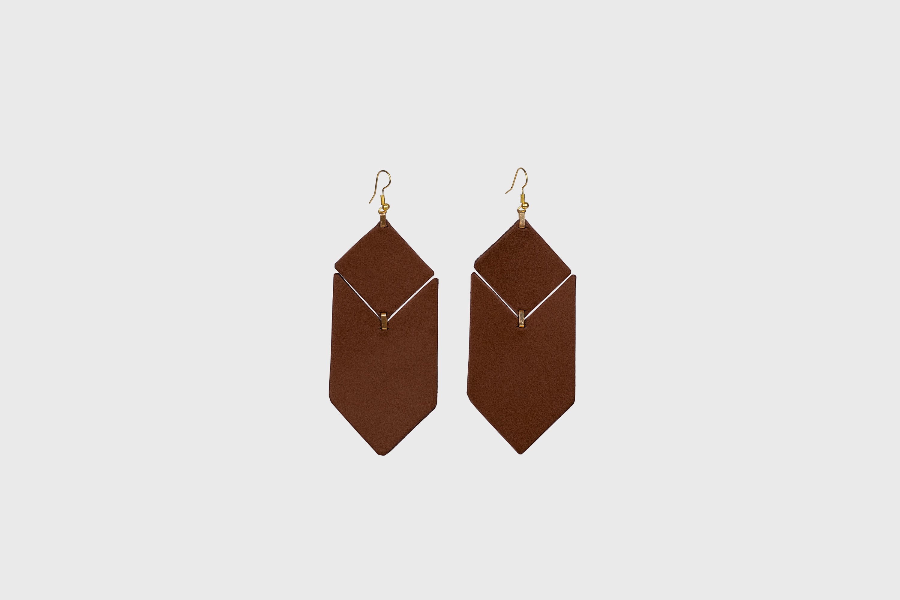 Tess Earrings Leather In Dark Brown Color Vegetable Tanned Leather Minimalistic Design Atelier Madre Manuel Dreesmann Barcelona Spain