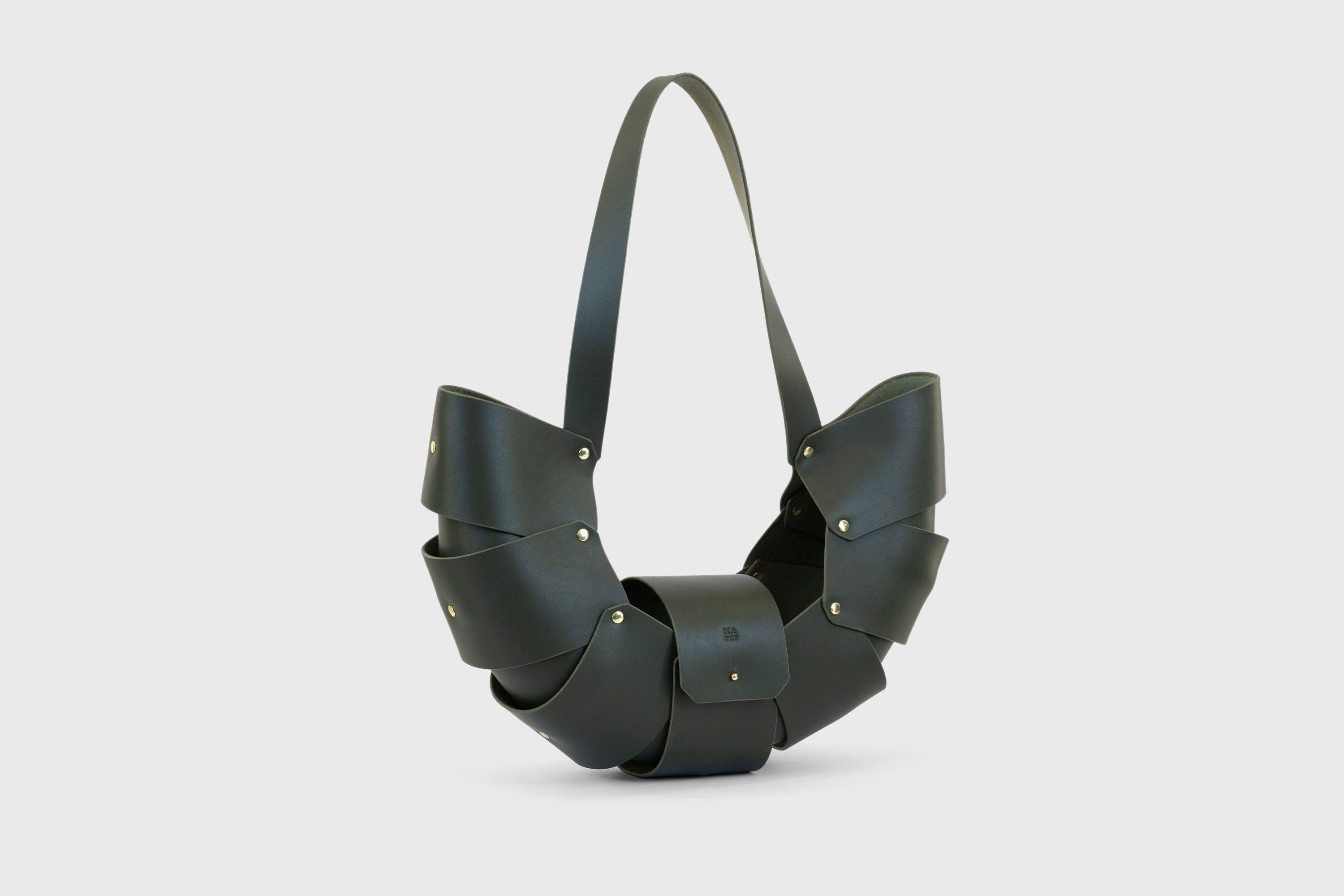 The Croissant Leather Bag Big Olive Green Vegetable Tanned Full Grain Premium Spain Brass Rivets Design Minimalist Modern Shopper Handbag Pouch Handbag Atelier Madre Manuel Dreesmann Barcelona
