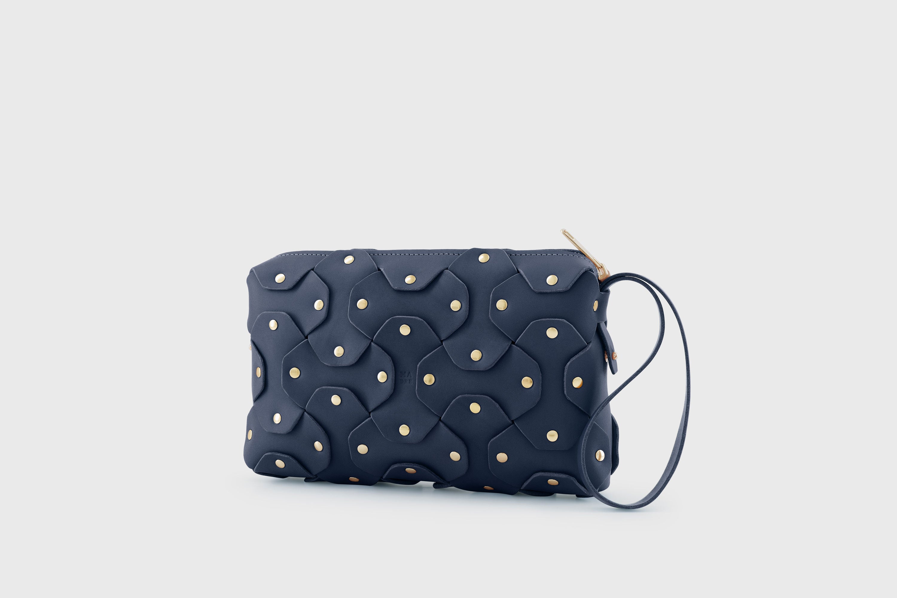 The Rivet Bag Big Leather Marine Blue Color Vegetable Tanned Full Grain Leather Premium Quality Handbag Crossbody Shoulder Clutch Minimalistic Modern Design Atelier Madre Manuel Dreesmann Barcelona Spain