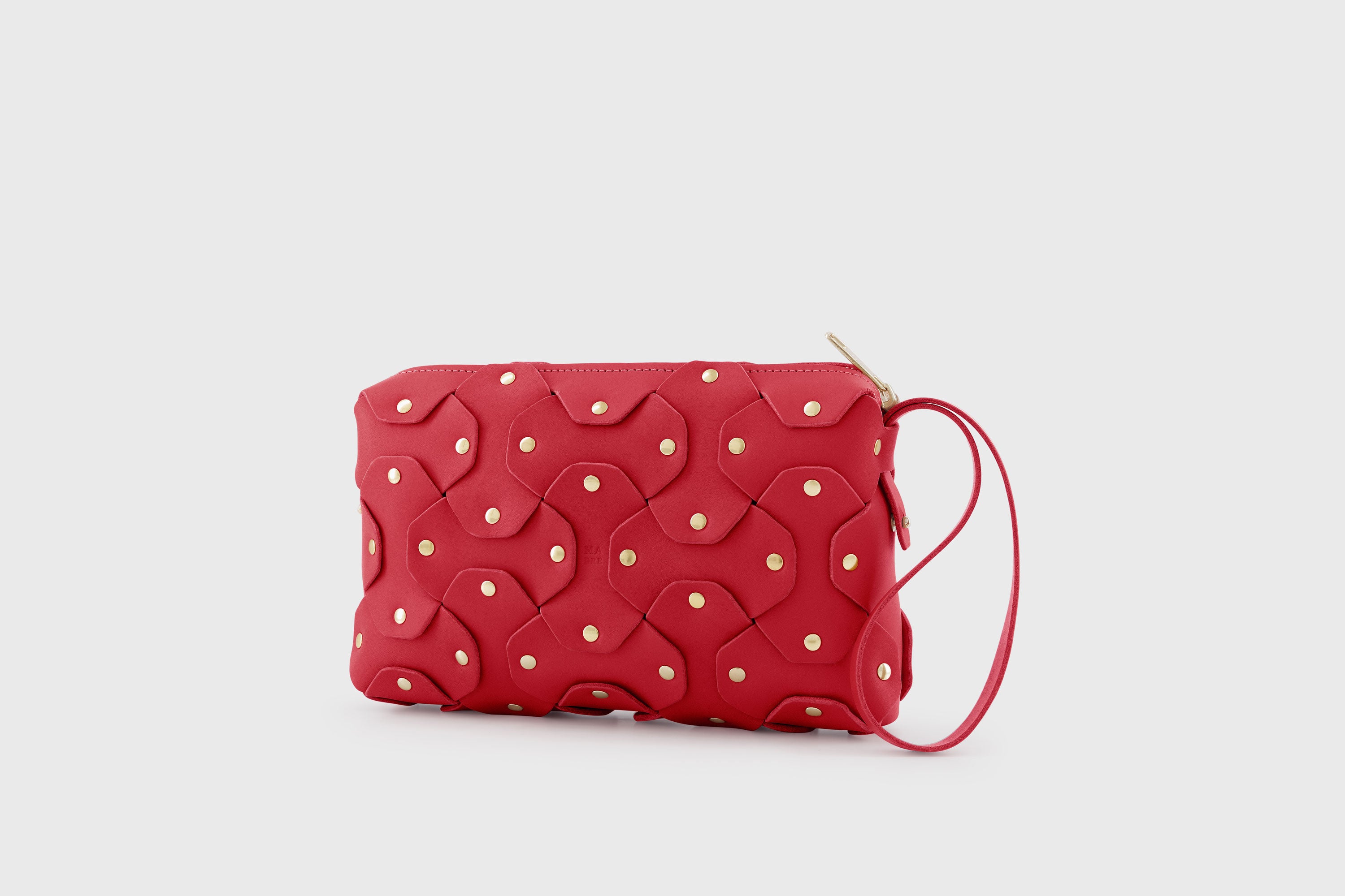 The Rivet Bag Big Leather Red Color Vegetable Tanned Full Grain Leather Premium Quality Handbag Crossbody Shoulder Clutch Minimalistic Modern Design Atelier Madre Manuel Dreesmann Barcelona Spain