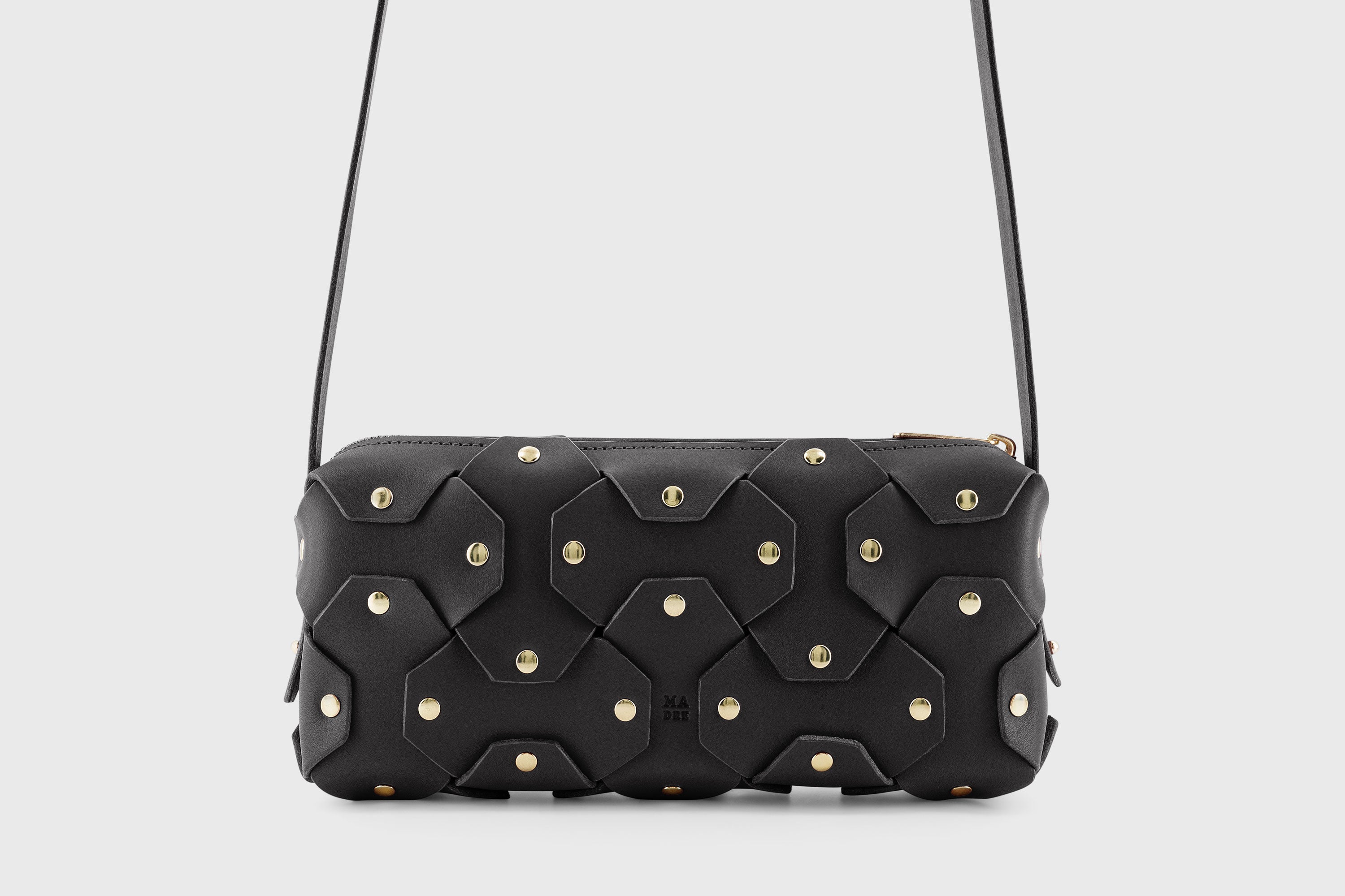 The Rivet Bag Leather Black Color Vegetable Tanned Full Grain Leather Premium Quality Handbag Crossbody Shoulder Clutch Minimalistic Modern Design Atelier Madre Manuel Dreesmann Barcelona Spain