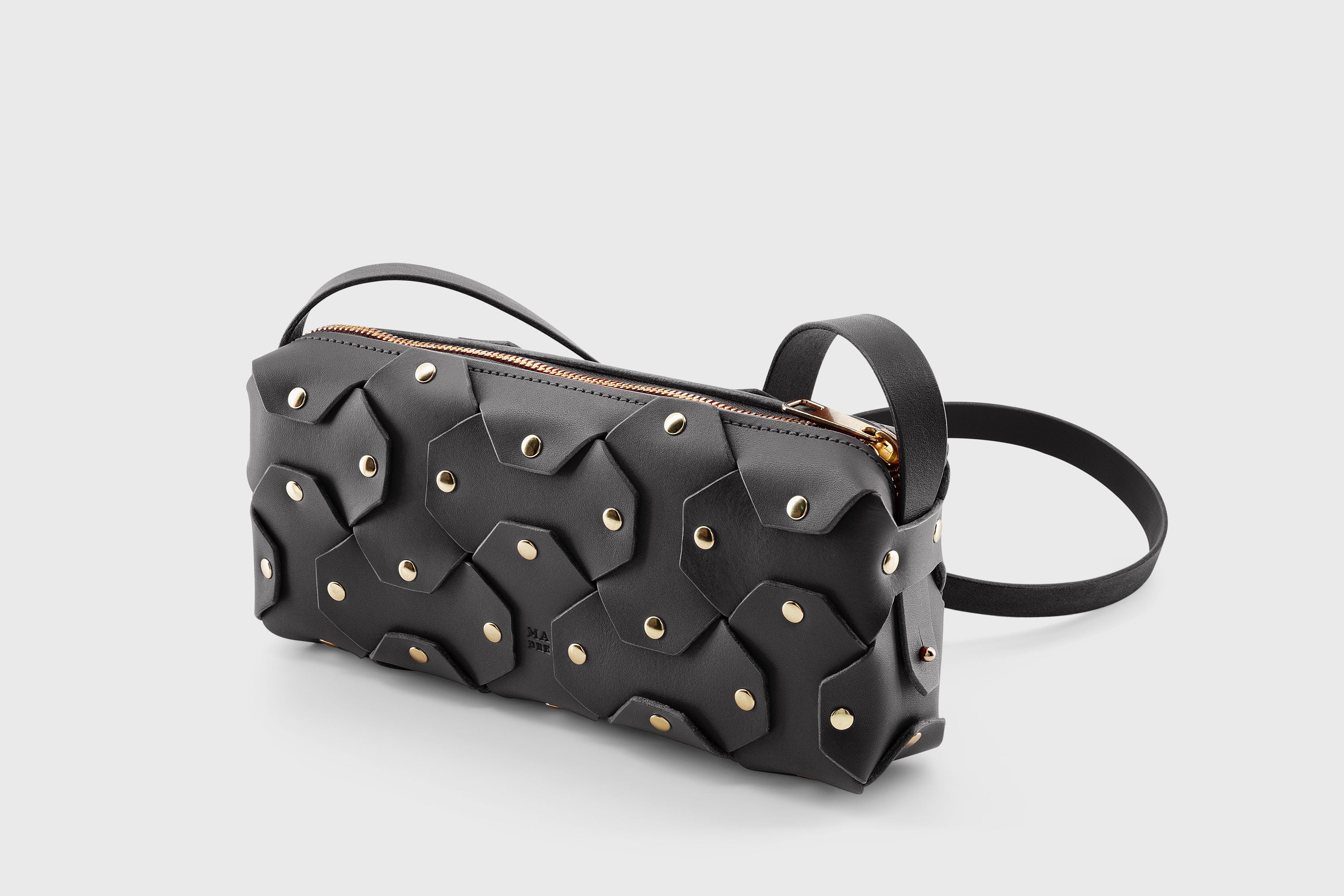 The Rivet Bag Leather Black Color Vegetable Tanned Full Grain Leather Premium Quality Handbag Crossbody Shoulder Clutch Minimalistic Modern Design Atelier Madre Manuel Dreesmann Barcelona Spain