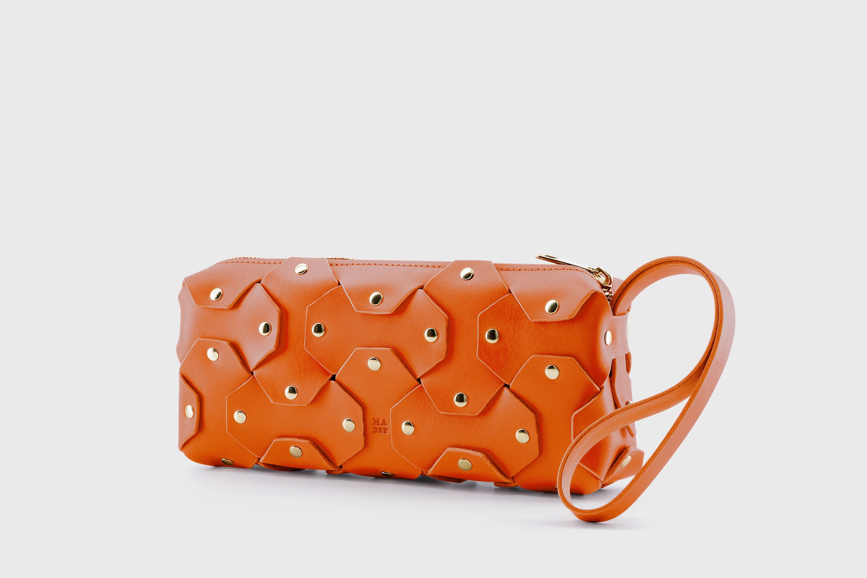 The Rivet Bag Leather Orange Color Vegetable Tanned Full Grain Leather Premium Quality Handbag Crossbody Shoulder Clutch Minimalistic Modern Design Atelier Madre Manuel Dreesmann Barcelona Spain
