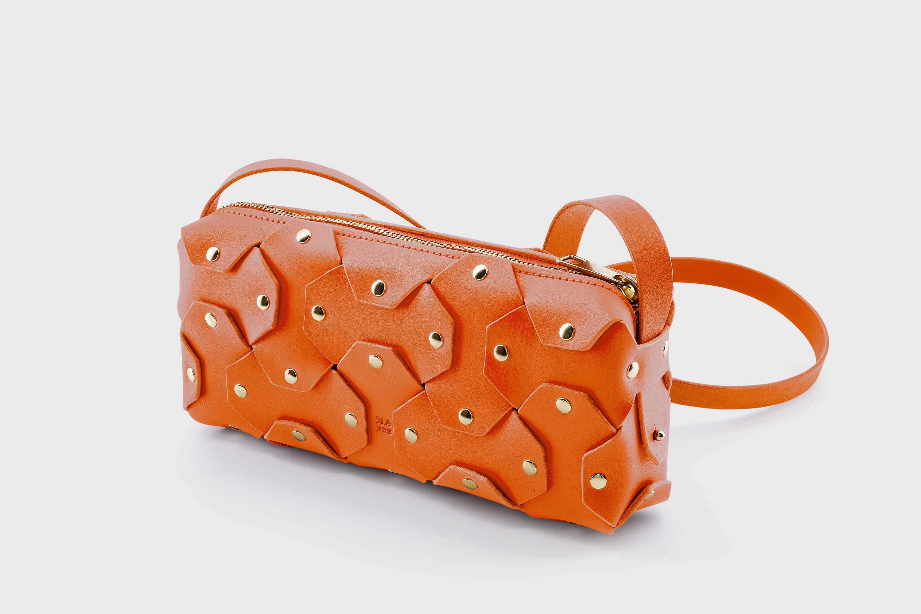 The Rivet Bag Leather Orange Color Vegetable Tanned Full Grain Leather Premium Quality Handbag Crossbody Shoulder Clutch Minimalistic Modern Design Atelier Madre Manuel Dreesmann Barcelona Spain