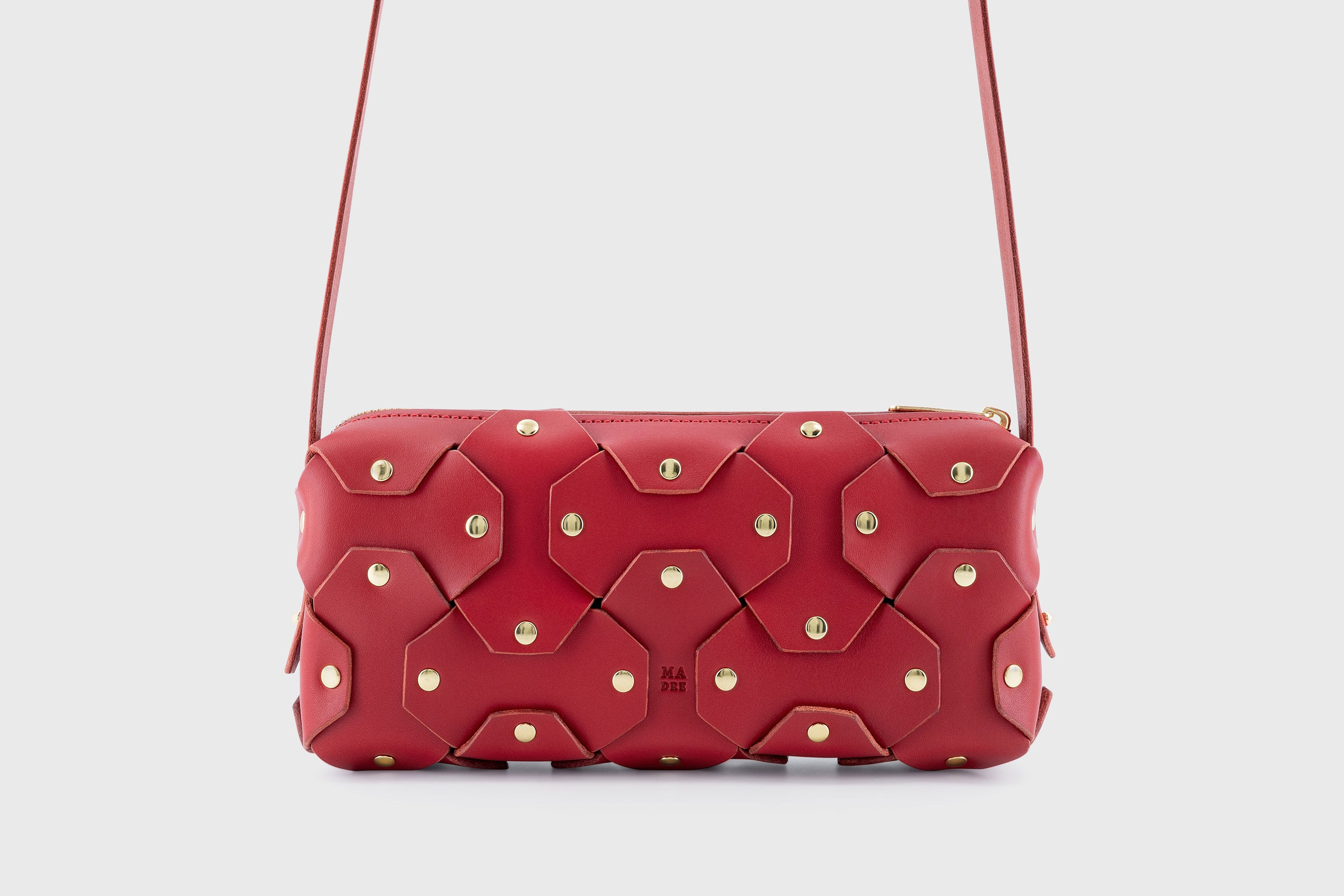 The Rivet Bag Leather Red Color Vegetable Tanned Full Grain Leather Premium Quality Handbag Crossbody Shoulder Clutch Minimalistic Modern Design Atelier Madre Manuel Dreesmann Barcelona Spain