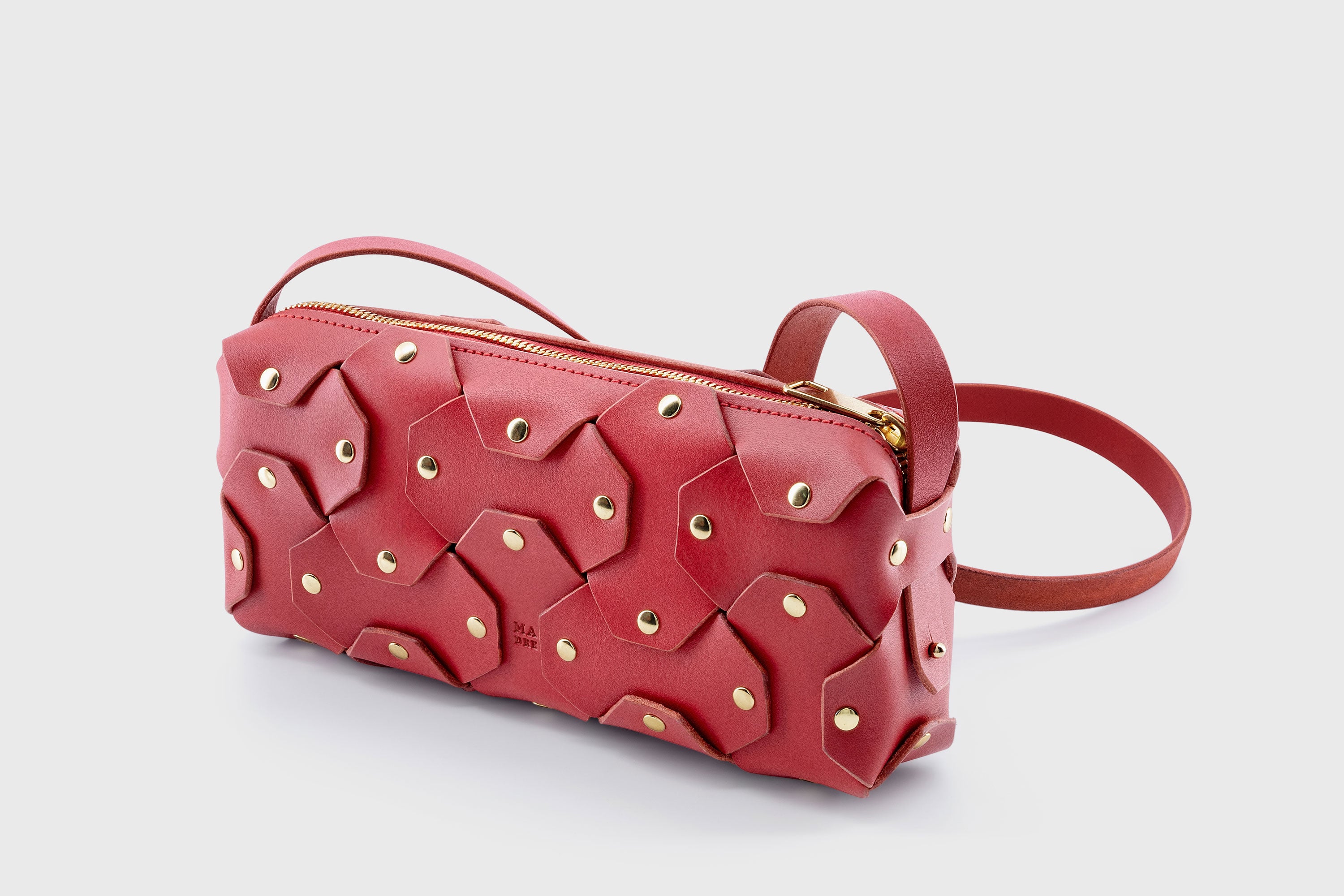 The Rivet Bag Leather Red Color Vegetable Tanned Full Grain Leather Premium Quality Handbag Crossbody Shoulder Clutch Minimalistic Modern Design Atelier Madre Manuel Dreesmann Barcelona Spain