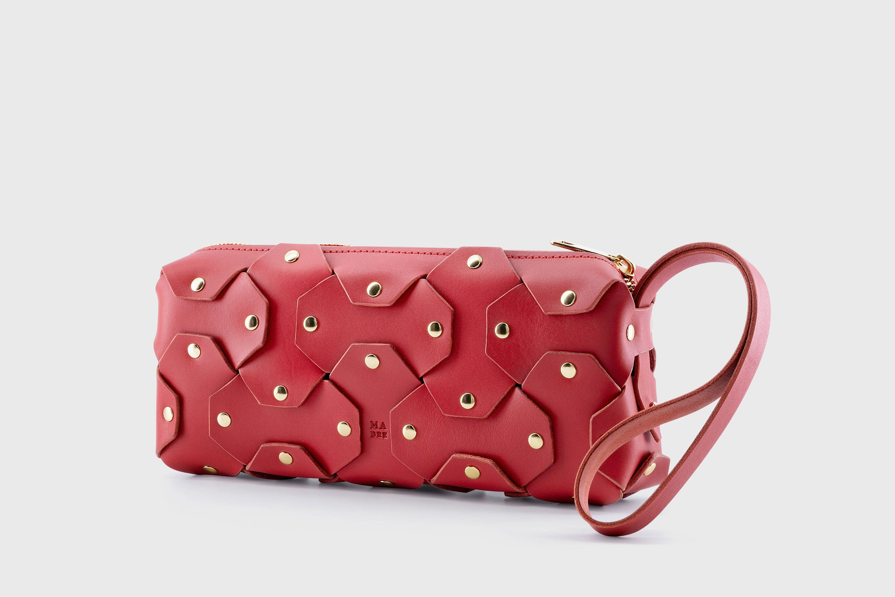 The Rivet Bag Leather Red Color Vegetable Tanned Full Grain Leather Premium Quality Handbag Crossbody Shoulder Clutch Minimalistic Modern Design Atelier Madre Manuel Dreesmann Barcelona Spain