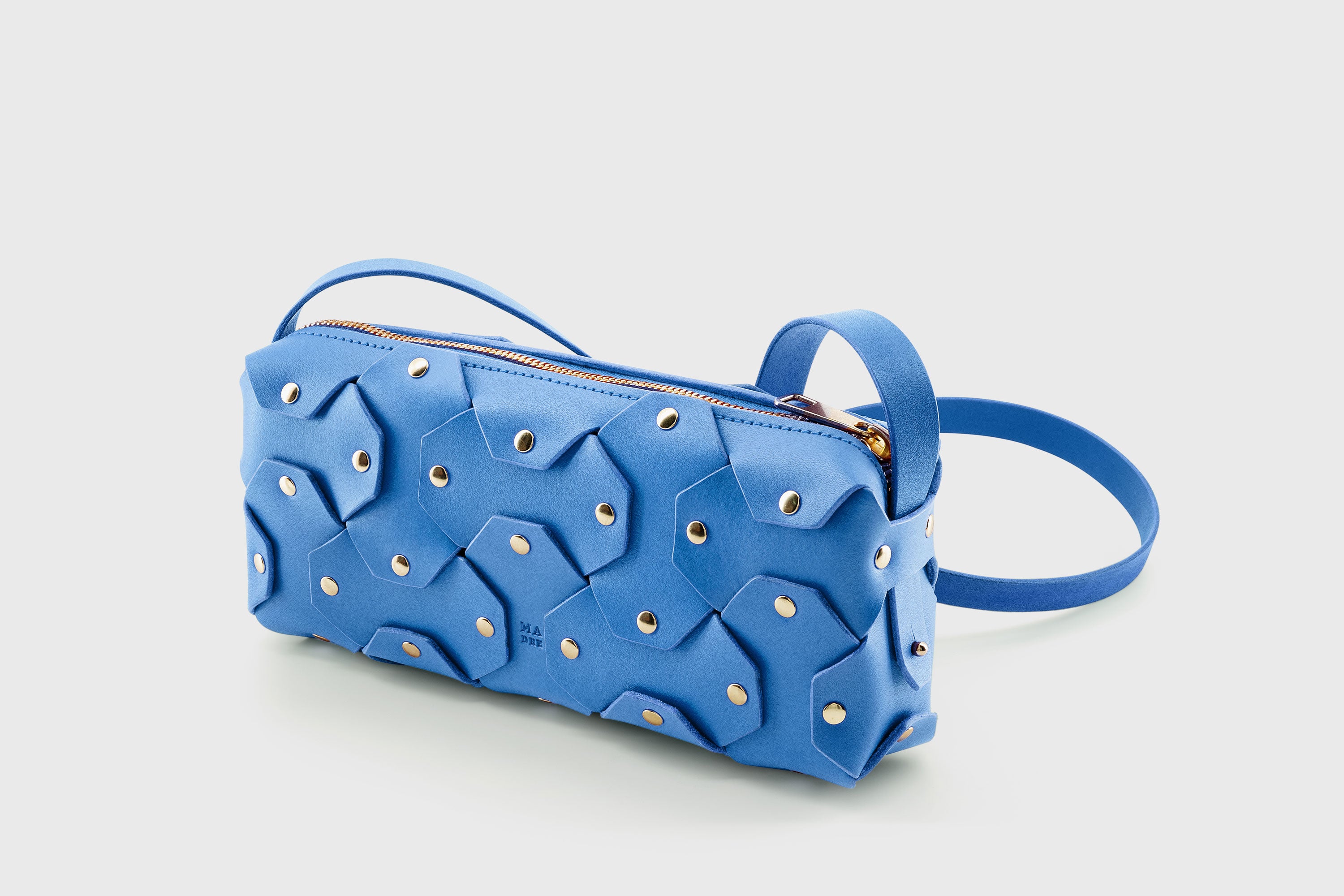 The Rivet Bag Leather Royal Blue Color Vegetable Tanned Full Grain Leather Premium Quality Handbag Crossbody Shoulder Clutch Minimalistic Modern Design Atelier Madre Manuel Dreesmann Barcelona Spain