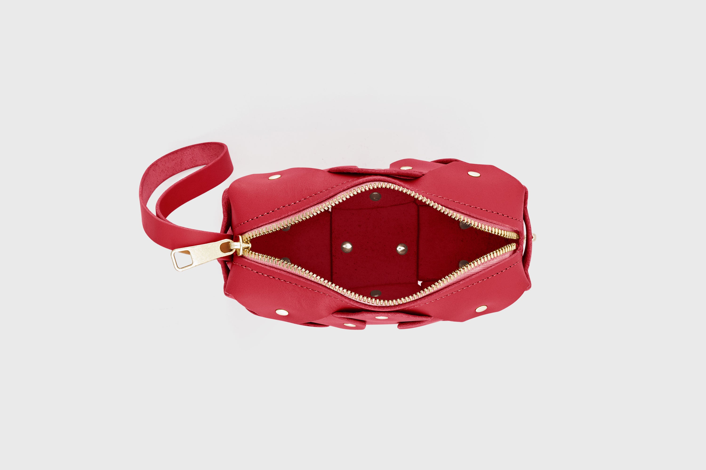 Rivet Bag Small Leather Red Color Clutch Crossbody Shoulder Detachable Full Brass Vegetable Tanned Full Grain Leather High Quality Modern Minimalistic Design Atelier Madre Manuel Dreesmann Barcelona Spain