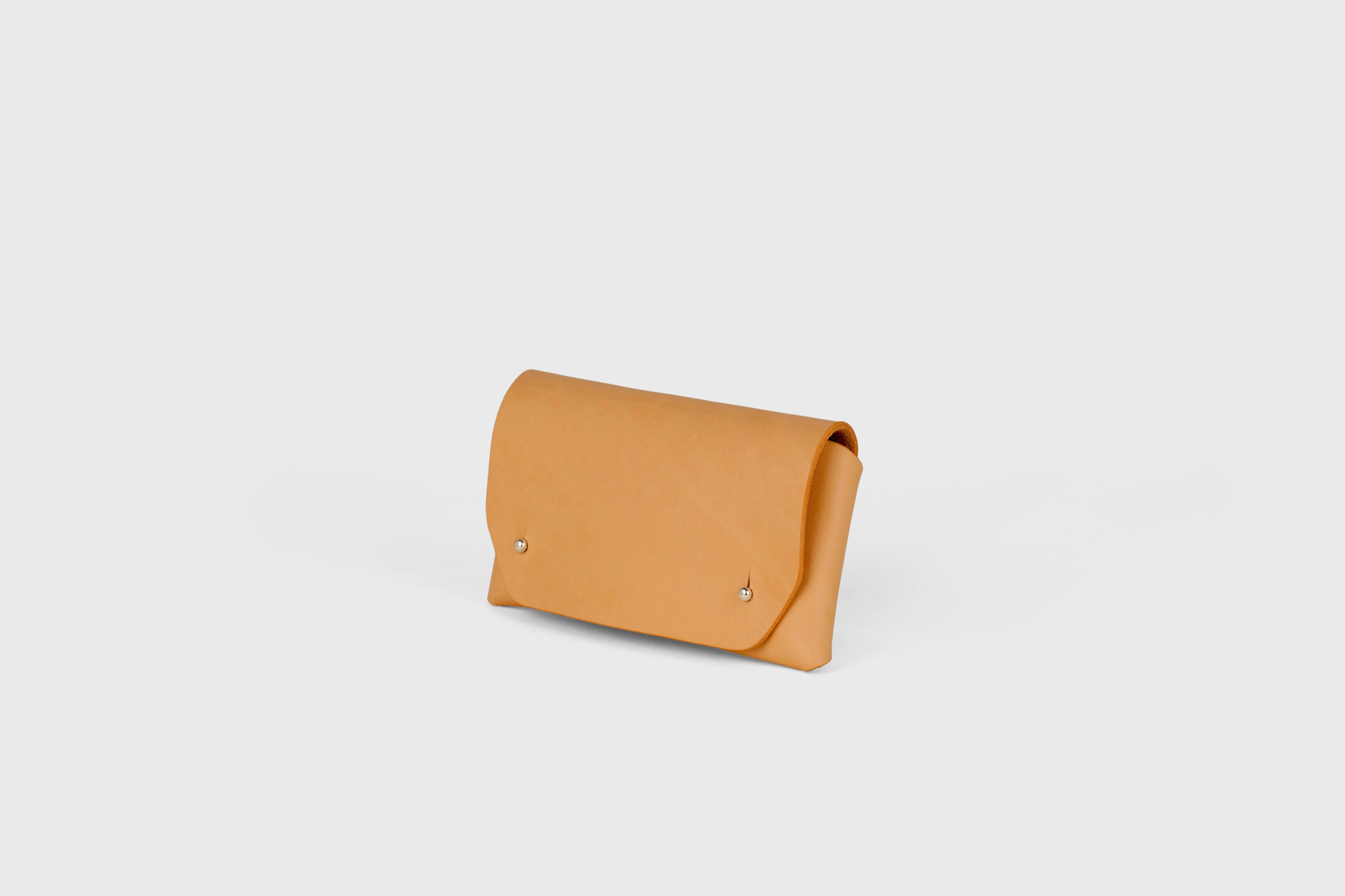 Tobacco Pouch Premium Leather Brown Color Minimalist Design Atelier Madre Manuel Dreesmann Barcelona Spain