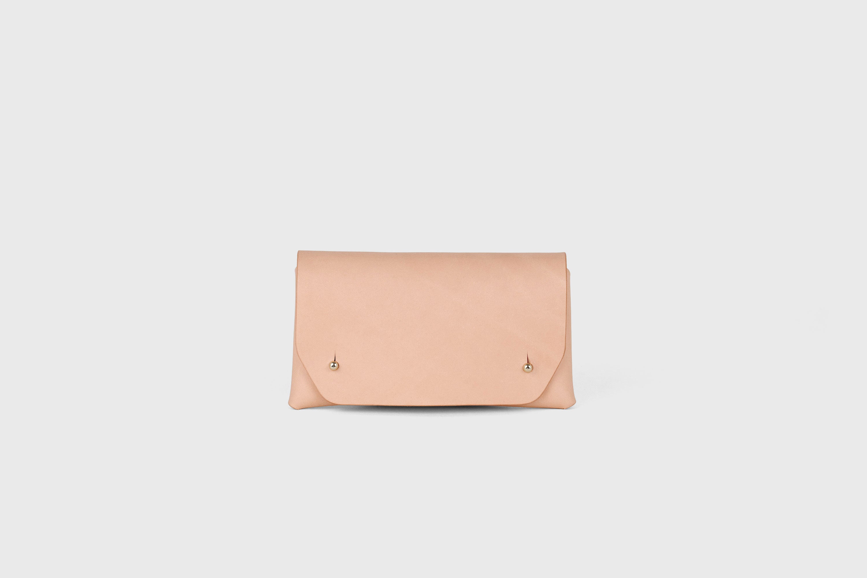 Tobacco Pouch Premium Leather Natural Color Minimalist Design Atelier Madre Manuel Dreesmann Barcelona Spain