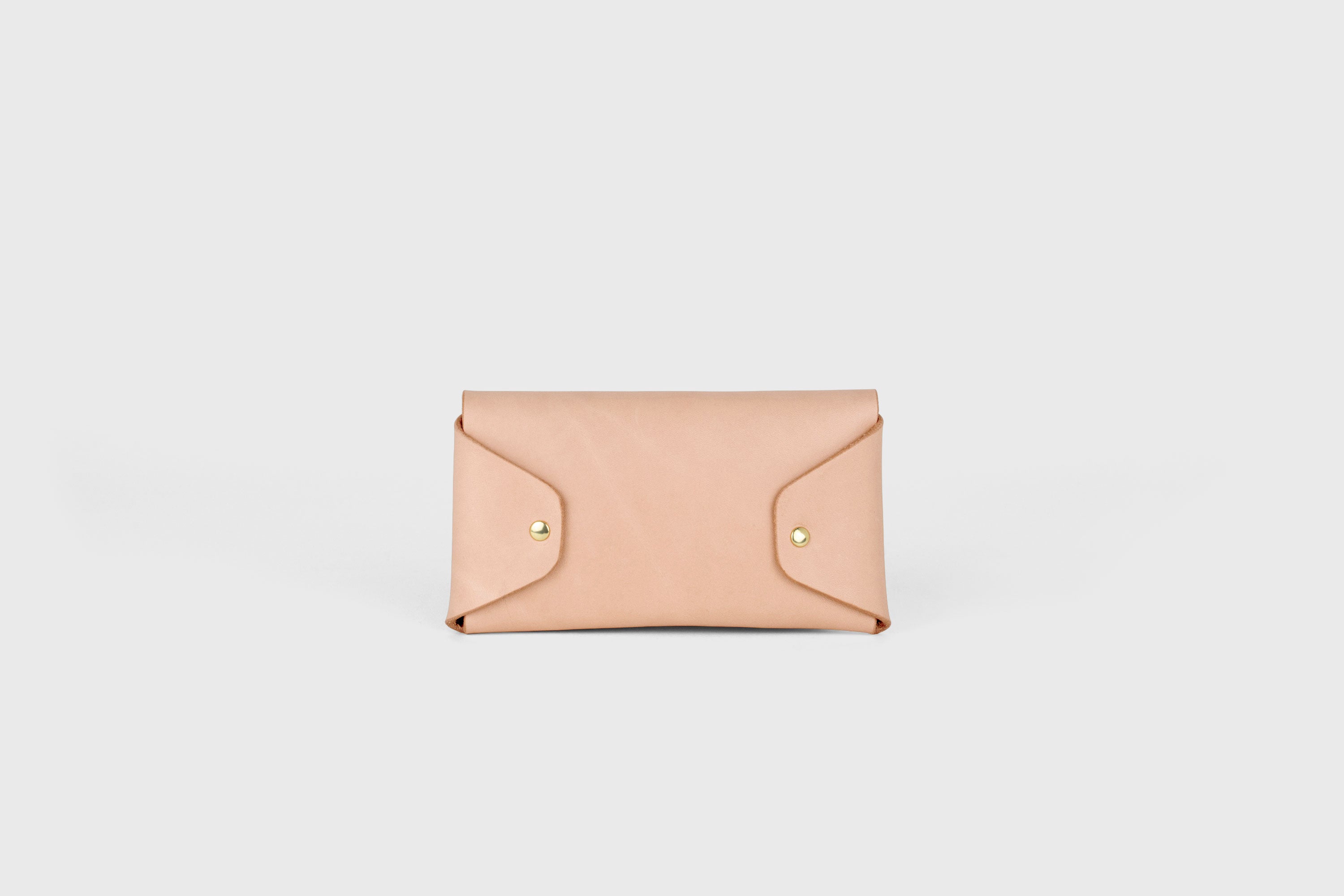 Tobacco Pouch Premium Leather Natural Color Minimalist Design Atelier Madre Manuel Dreesmann Barcelona Spain