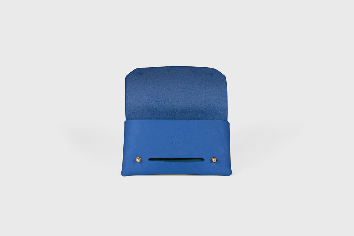Tobacco Pouch Leather Royal Blue Colour Minimalist Atelier Madre Manuel Dreesmann Barcelona Spain 4