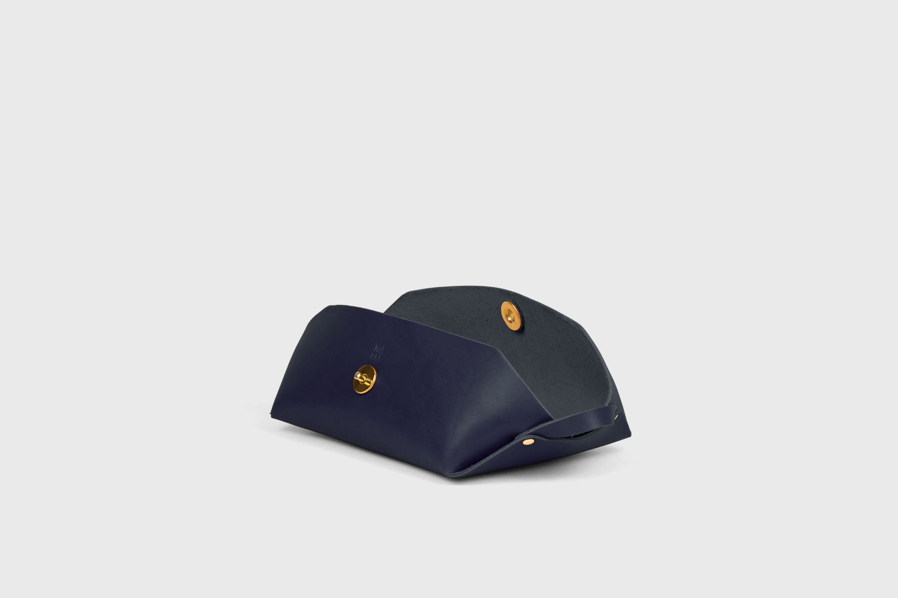 Cosmetic and Toiletry Bag Marine Blue Color Leather Dopp Kit Mens Woman's Pouch Makeup Case Minimalistic Modern Design Atelier Madre Manuel Dreesmann Barcelona Spain