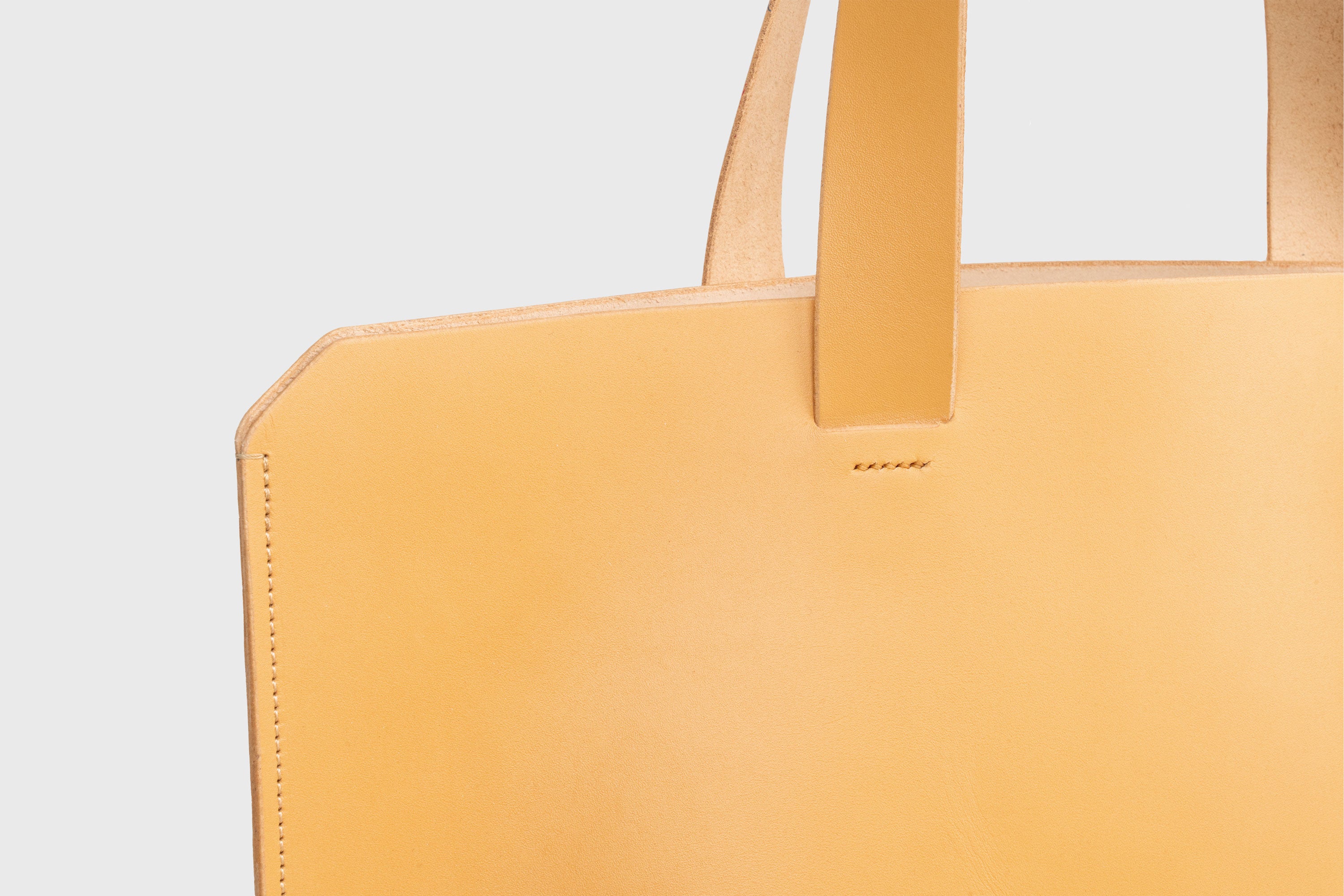 Tote Bag Leather Brown Color Vegetable Tanned Leather Natural Minimalistic Design By Manuel Dreesmann Atelier Madre Barcelona Spain