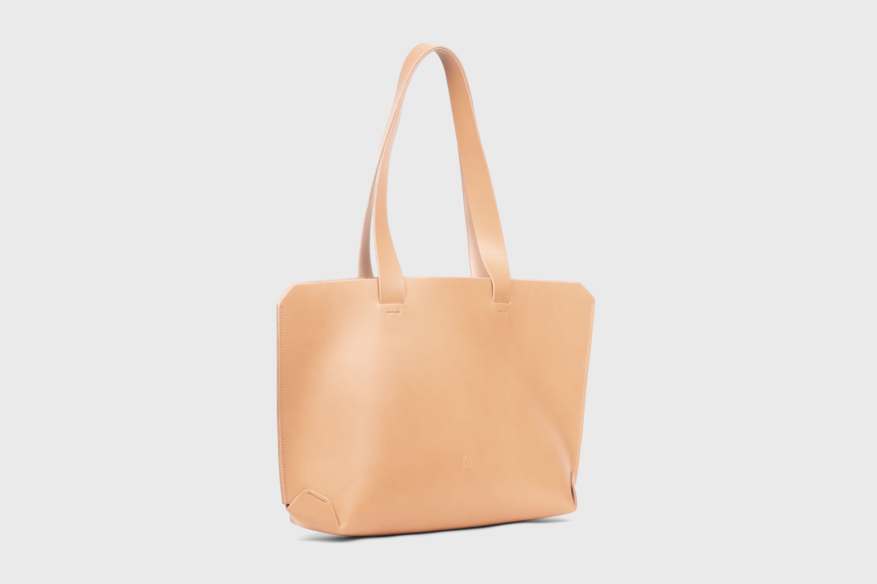 Tote Bag Natural Leather Vegetable Tanned Leather Natural Minimalistic Design By Manuel Dreesmann Atelier Madre Barcelona Spain