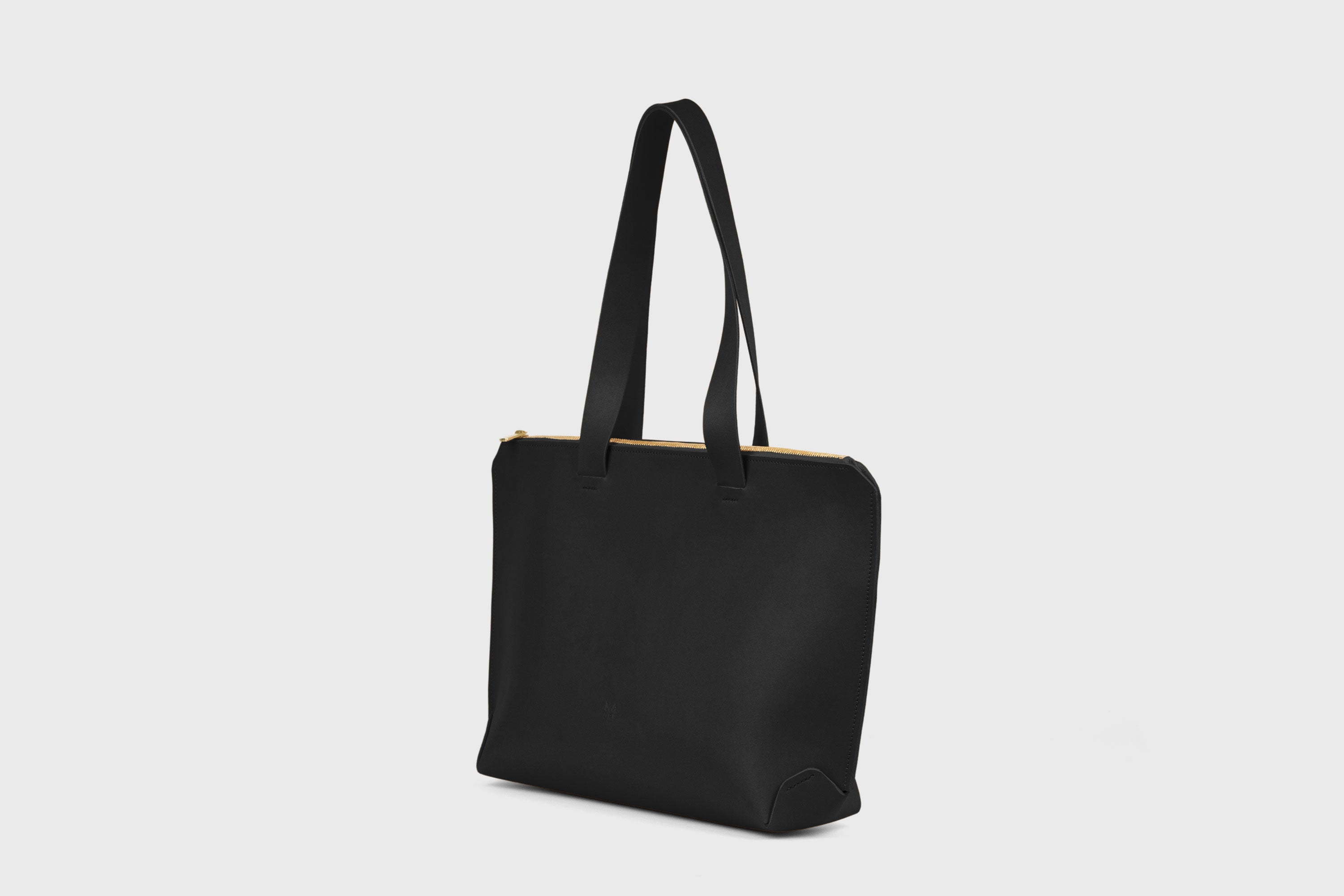 Tote Bag Leather Zipper Black Color Premium Quality Minimalist Design Atelier Madre Manuel Dreesmann Barcelona Spain