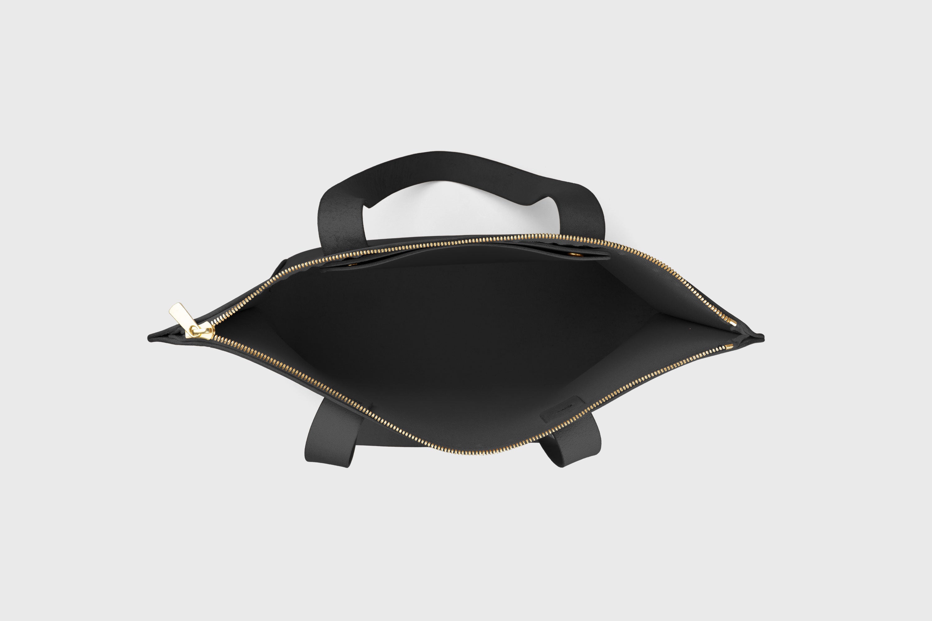 Tote Bag Leather Zipper Black Color Premium Quality Minimalist Design Atelier Madre Manuel Dreesmann Barcelona Spain