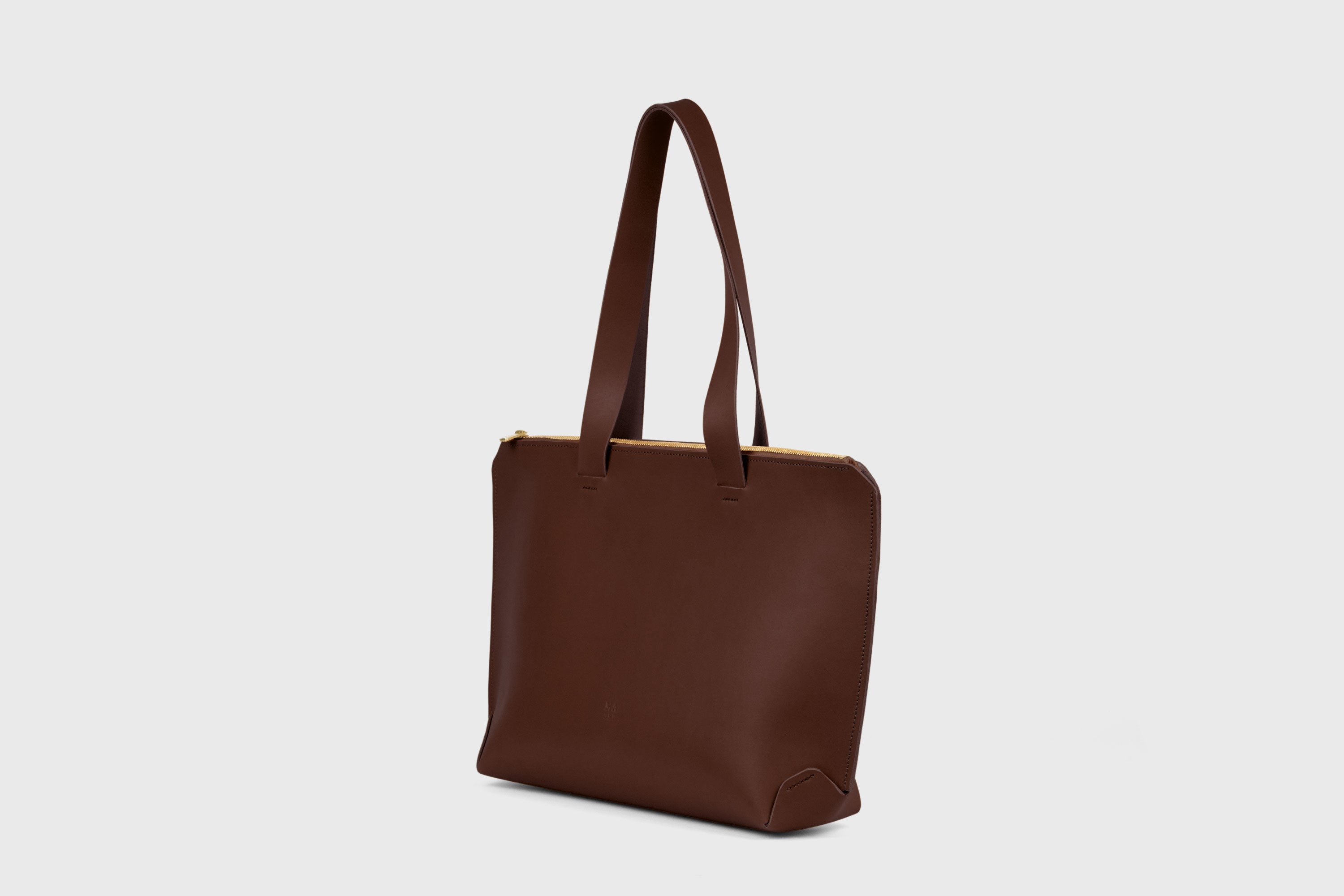 Tote Bag Leather Zipper Dark Brown Color Premium Quality Minimalist Design Atelier Madre Manuel Dreesmann Barcelona Spain