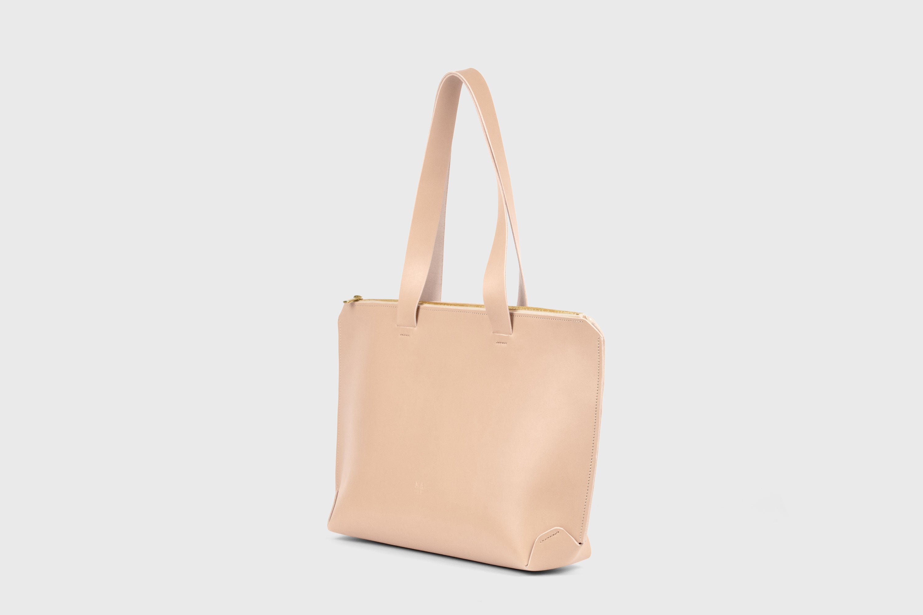 Tote Bag Leather Zipper Natural Color Premium Quality Minimalist Design Atelier Madre Manuel Dreesmann Barcelona Spain