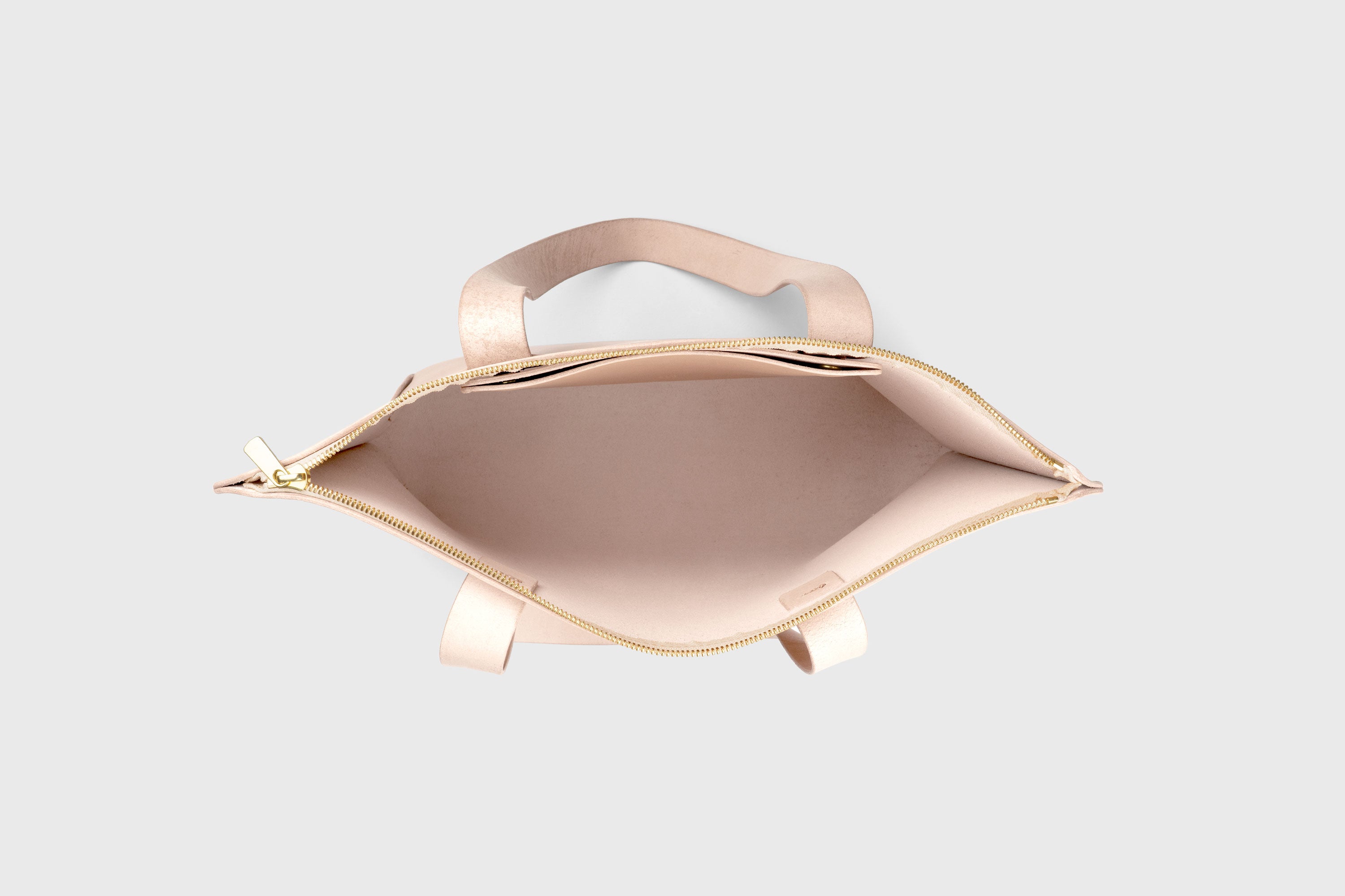 Tote Bag Leather Zipper Natural Color Premium Quality Minimalist Design Atelier Madre Manuel Dreesmann Barcelona Spain