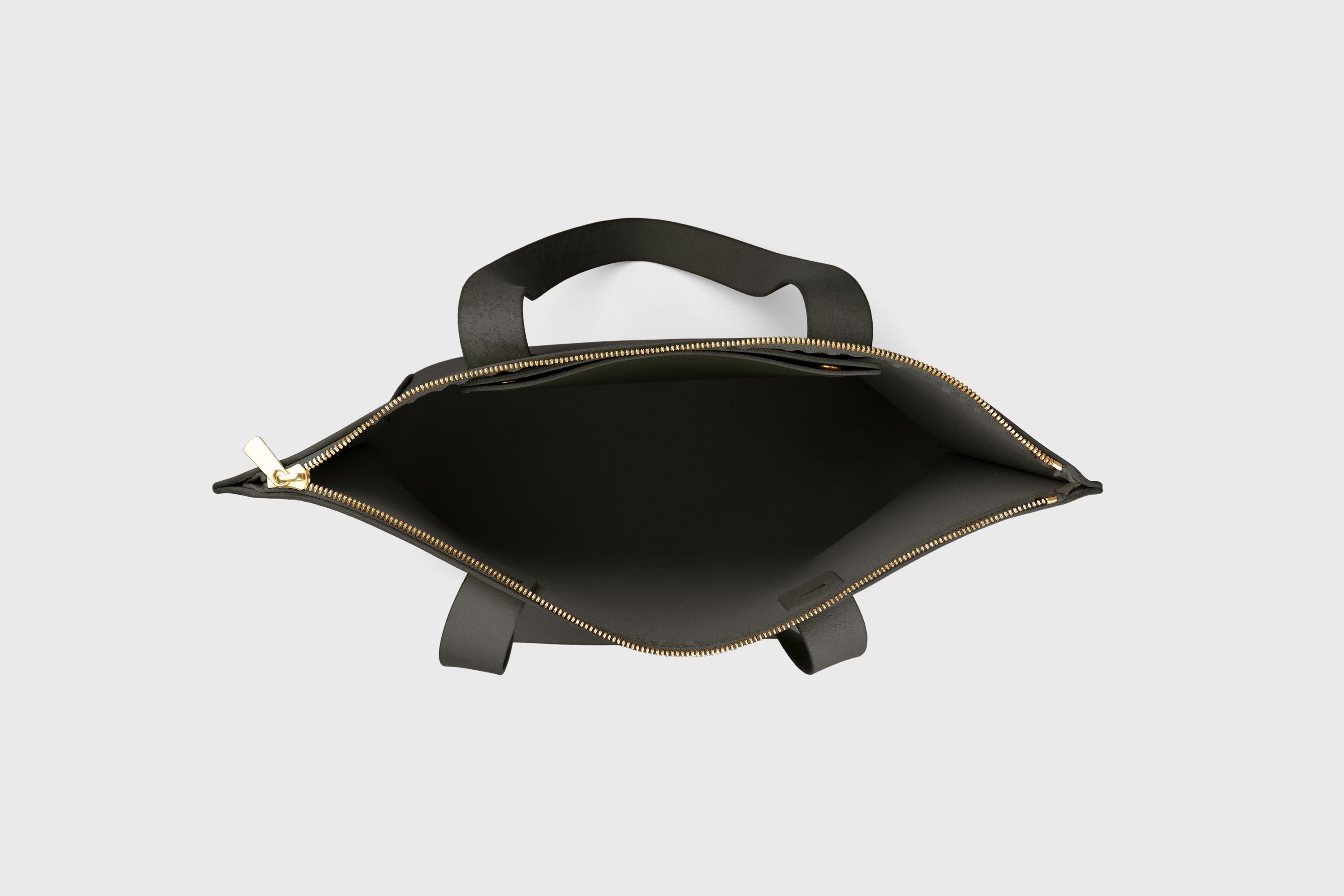 Tote Bag Leather Zipper Olive Green Color Premium Quality Minimalist Design Atelier Madre Manuel Dreesmann Barcelona Spain