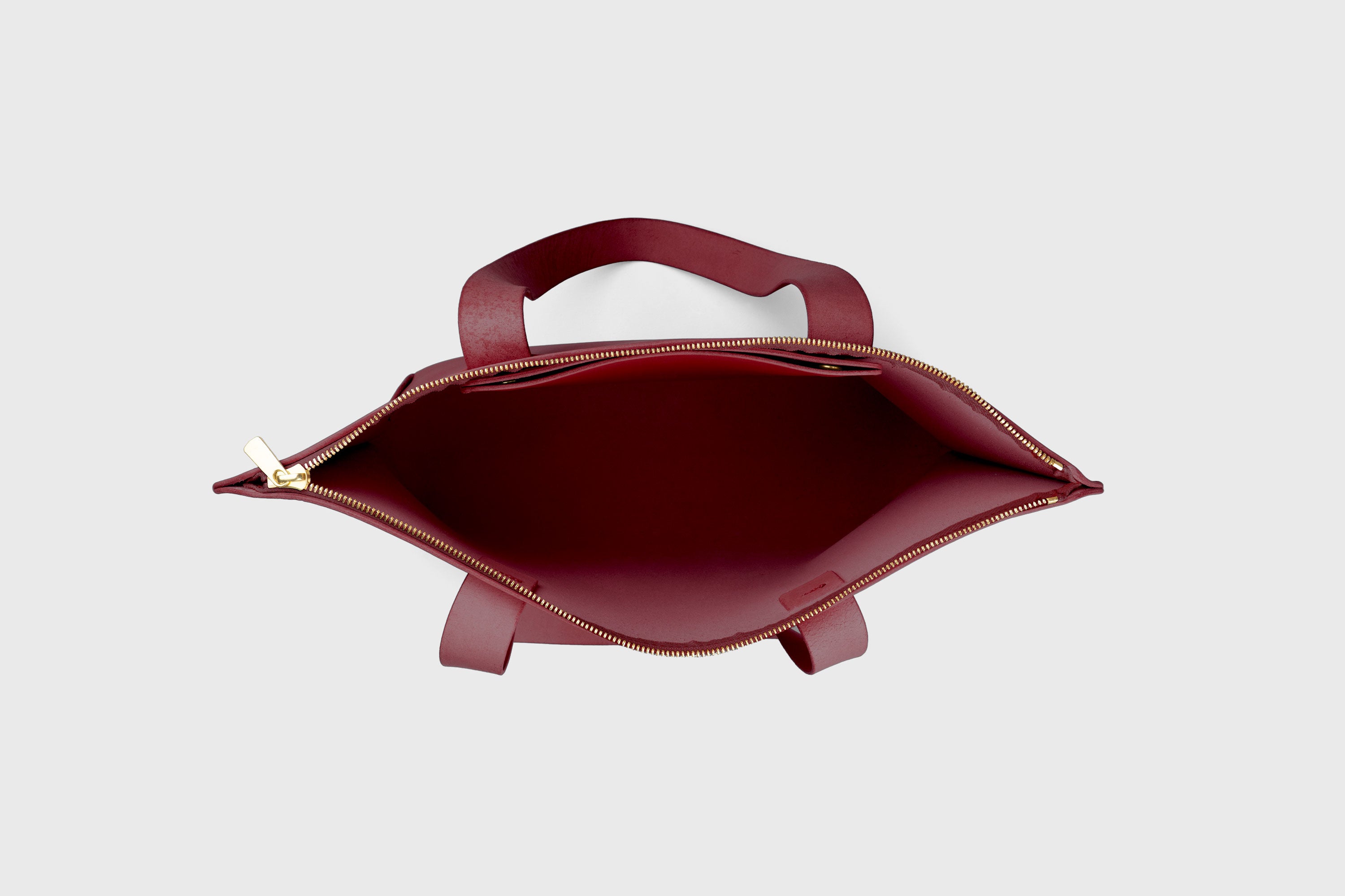 Tote Bag Leather Zipper Red Color Premium Quality Minimalist Design Atelier Madre Manuel Dreesmann Barcelona Spain