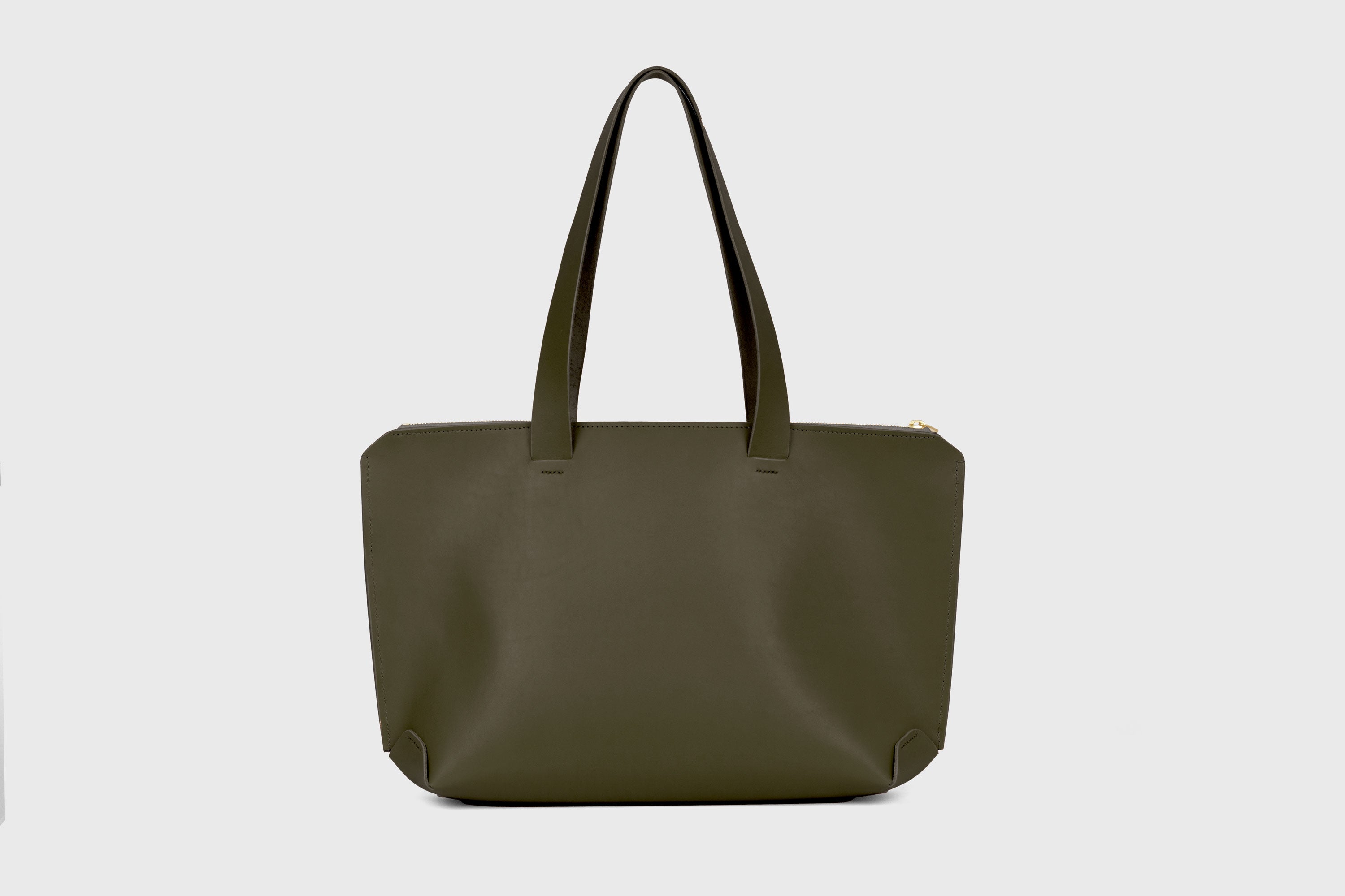 Tote Bag With Zipper In Olive Green Colour In Vegetable Tanned Leather Minimalistic Design Atelier Madre Manuel Dreesmann Barcelona Spain