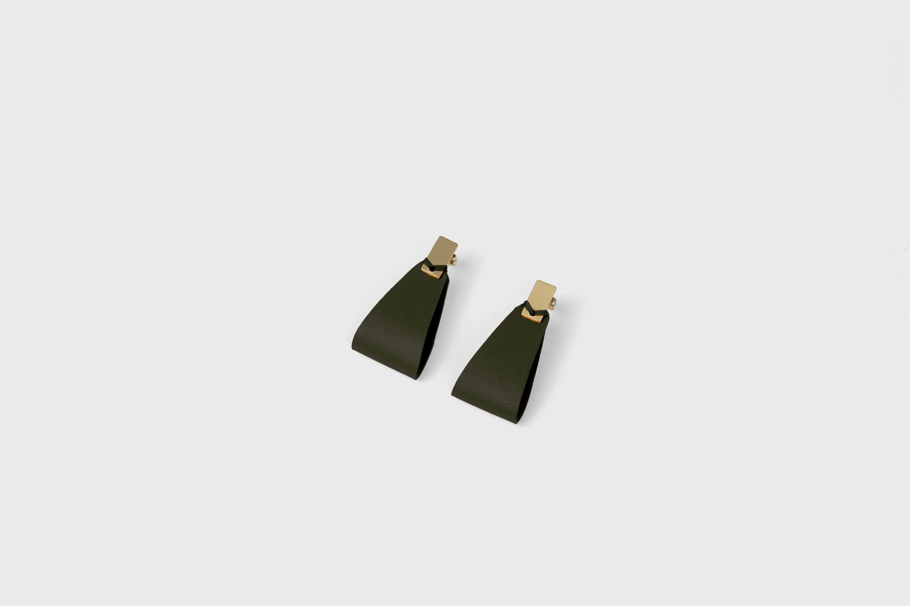 Valeria Earrings In Olive Green Color Vegetable Tanned Leather Geometric Minimalistic Design Atelier Madre Manuel Dreesmann Barcelona Spain