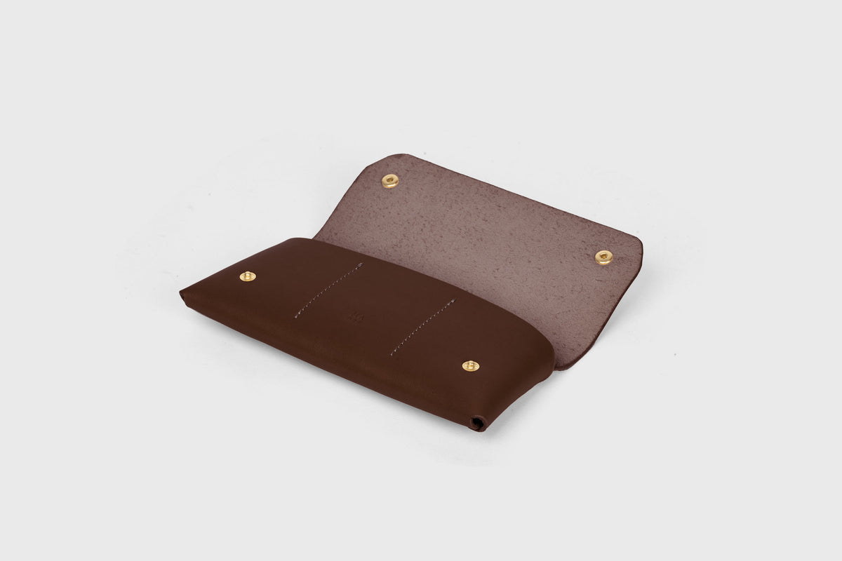 Wallet Pouch Leather Chocolate Brown Atelier Madre Manuel Dreesmann Barcelona Spain 3