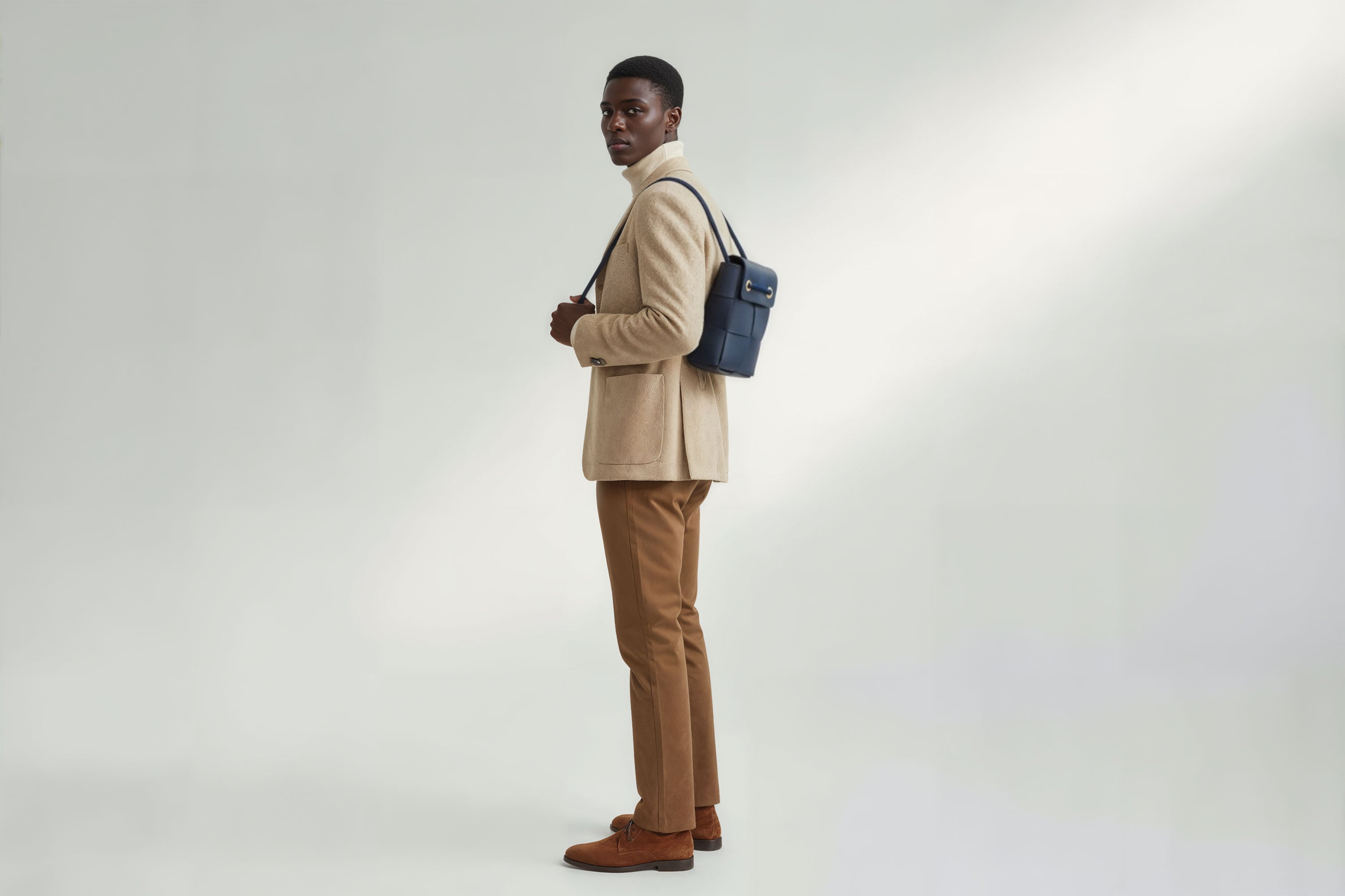 Woven Backpack Medium Marine Blue Leather On Model Minimalistic Design Atelier Madre Manuel Dreesmann Barcelona