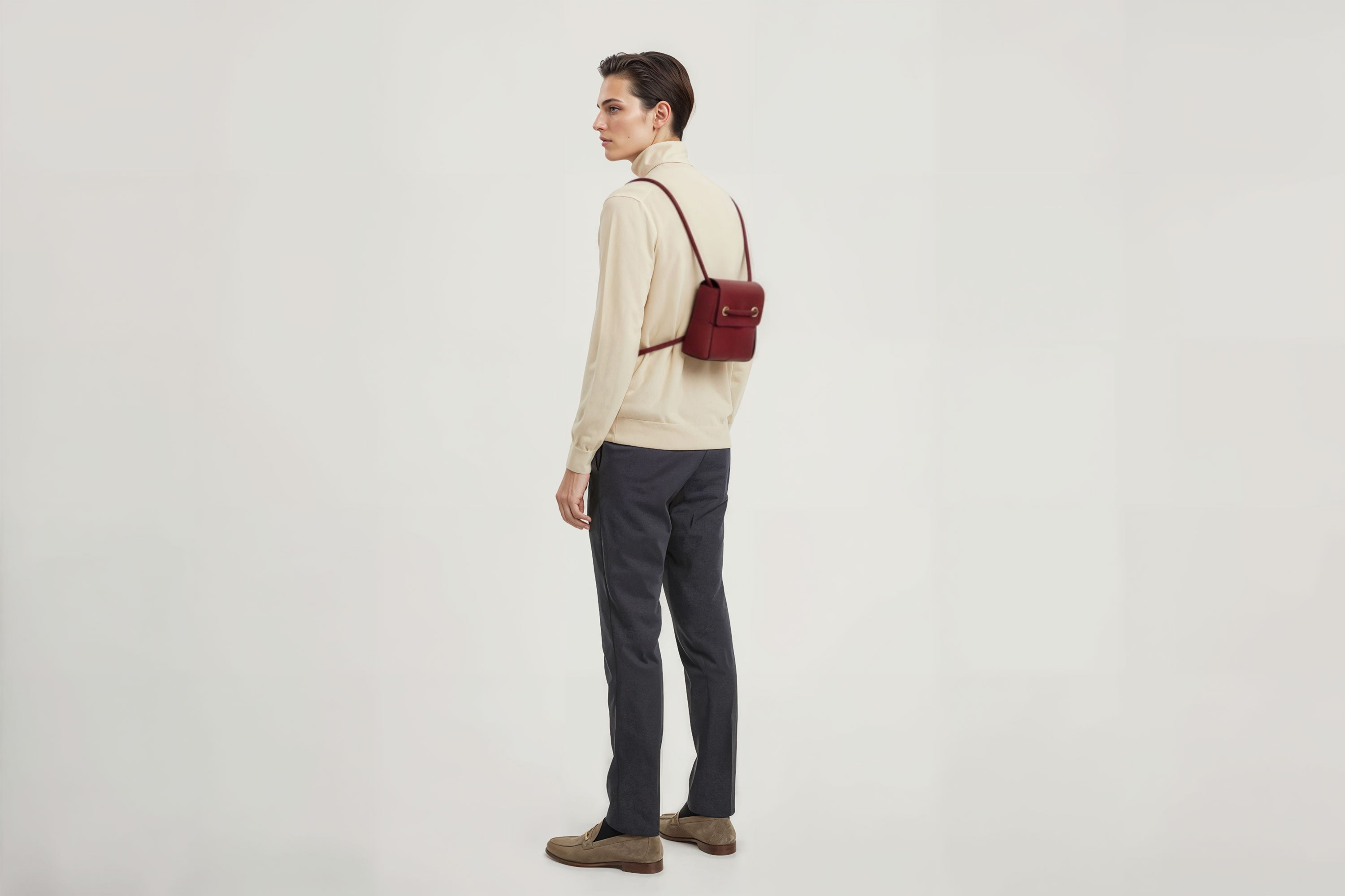 Woven Backpack Small Red Leather On Model Minimalistic Design Atelier Madre Manuel Dreesmann Barcelona