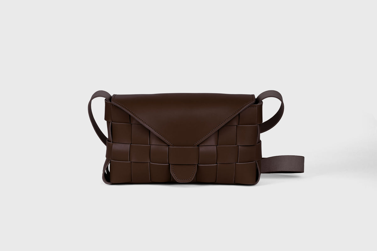 Woven Saka Big Chocolate Brown Woven Leather Bag Atelier Madre Manuel Dreesmann Barcelona Spain 1
