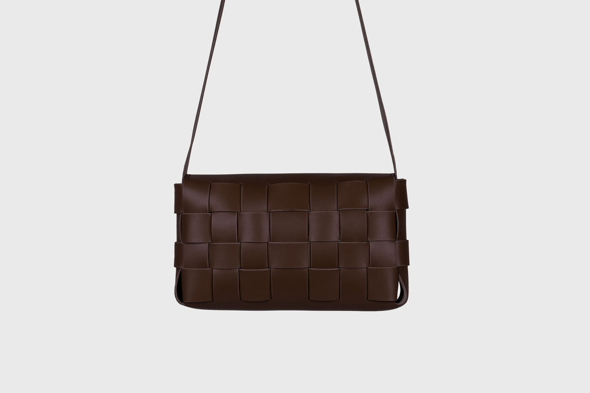 Woven Saka Big Chocolate Brown Woven Leather Bag Atelier Madre Manuel Dreesmann Barcelona Spain 4